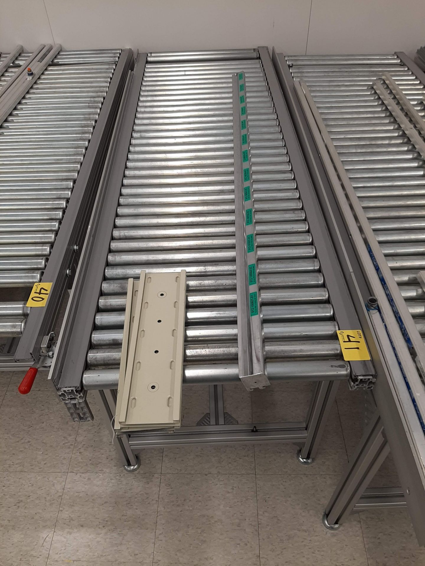 LOT - (5) PNEUMATIC ASSEMBLY/WORK TABLES W/ (6) SECTIONS ASSORTED ROLLING CONVEYOR - Image 8 of 9