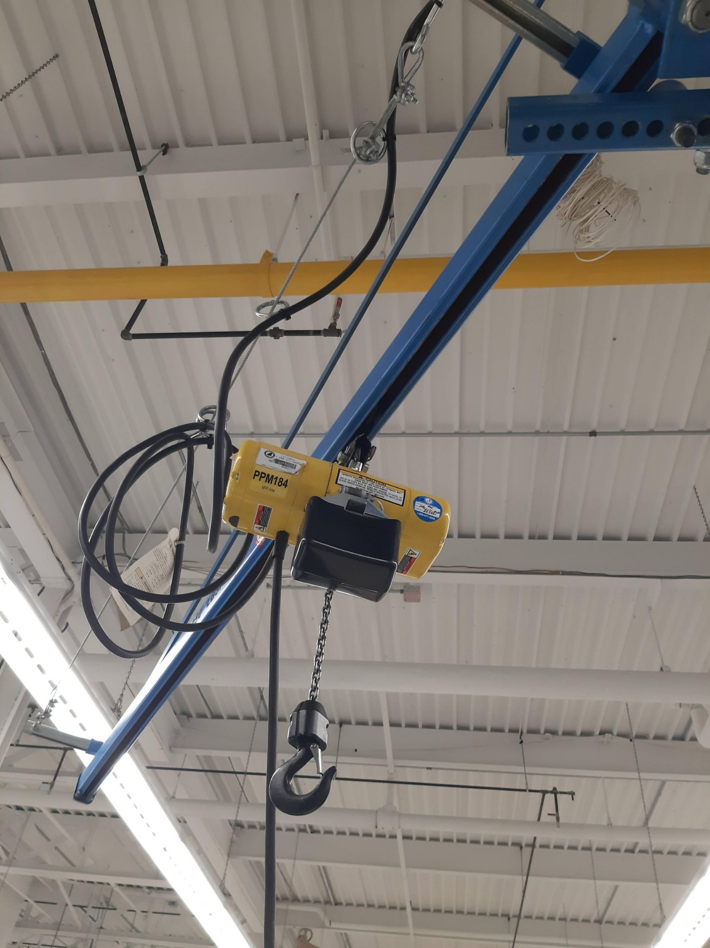 FREE STANDING JIB CRANE W/ BUDGIT HOIST, 250LB CAP. - Image 3 of 5