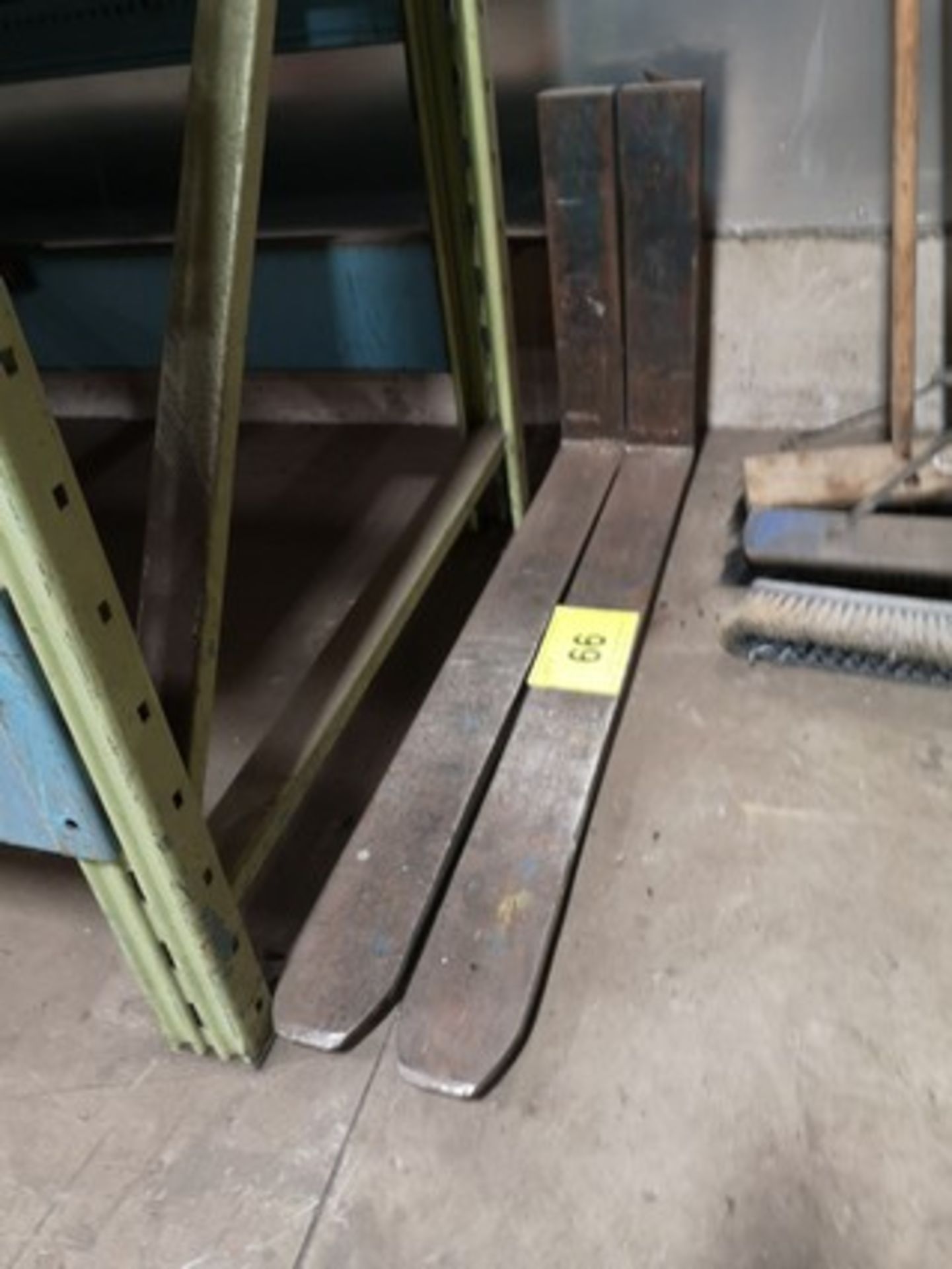 PAIR OF 42" FORKLIFT FORKS