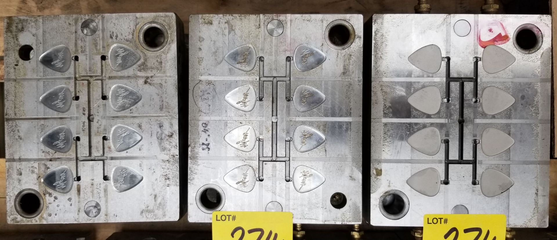 SET OF INJECTION MOULDS FOR ASSORTED GUITAR PICKS (FULL SPECTRUM OF THICKNESS) (6) CAVITIES, (3) - Image 5 of 8