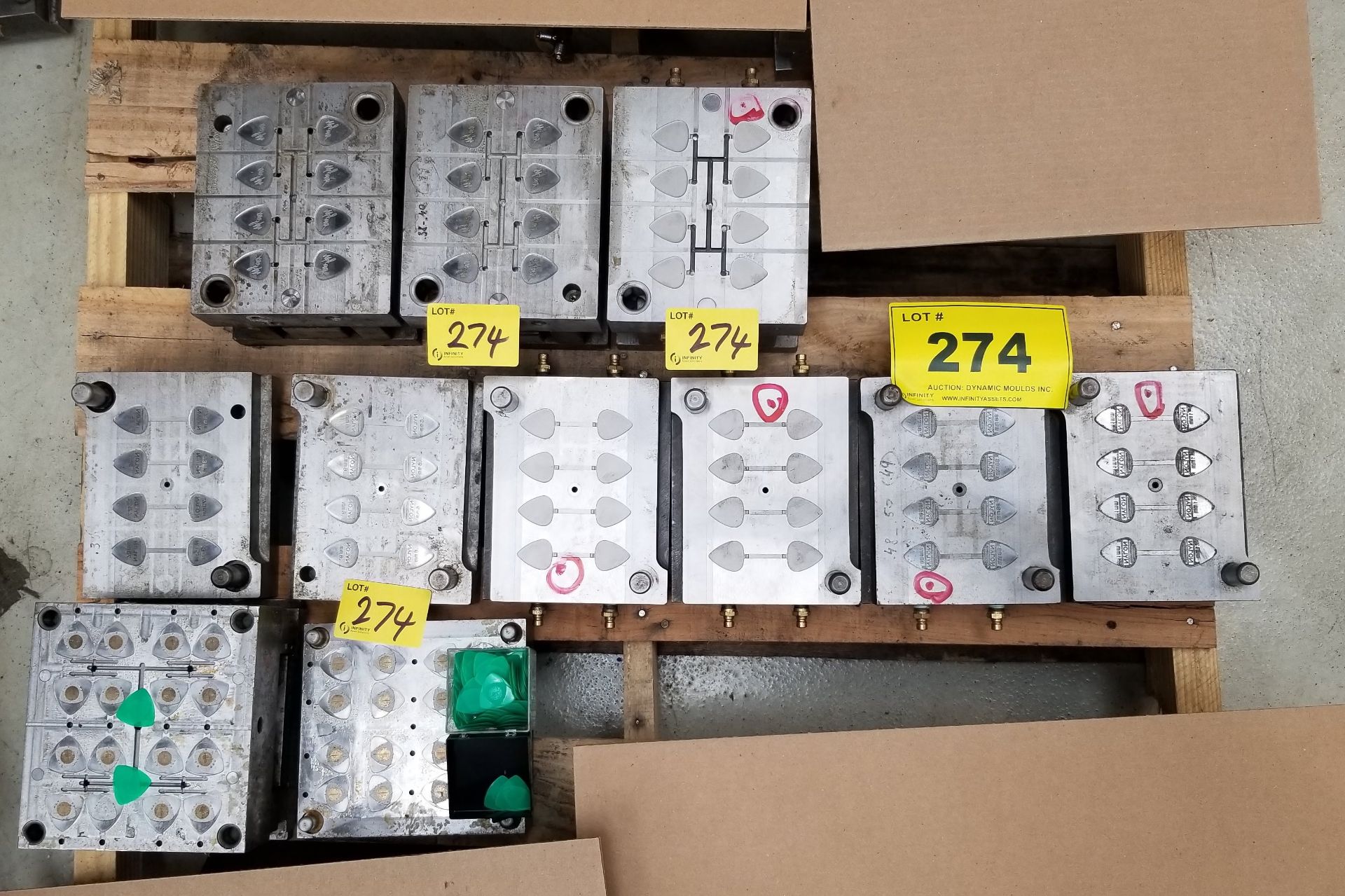 SET OF INJECTION MOULDS FOR ASSORTED GUITAR PICKS (FULL SPECTRUM OF THICKNESS) (6) CAVITIES, (3)