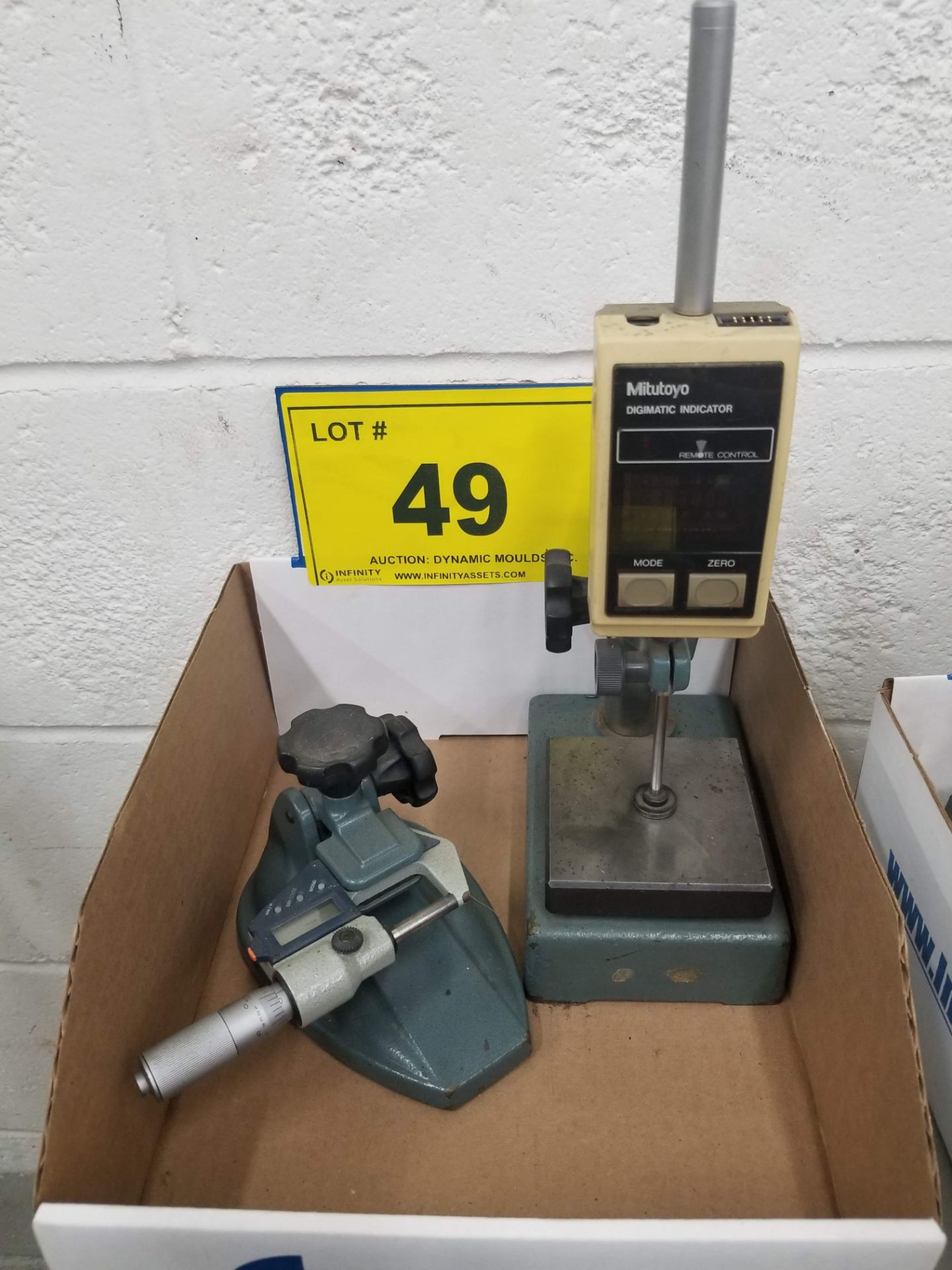 LOT - MITUTOYO PRECISION MICROMETER W/ ELECTRONIC QUALITY CONTROL GAUGE