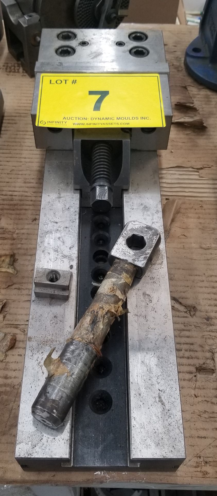 6" MACHINE VISE