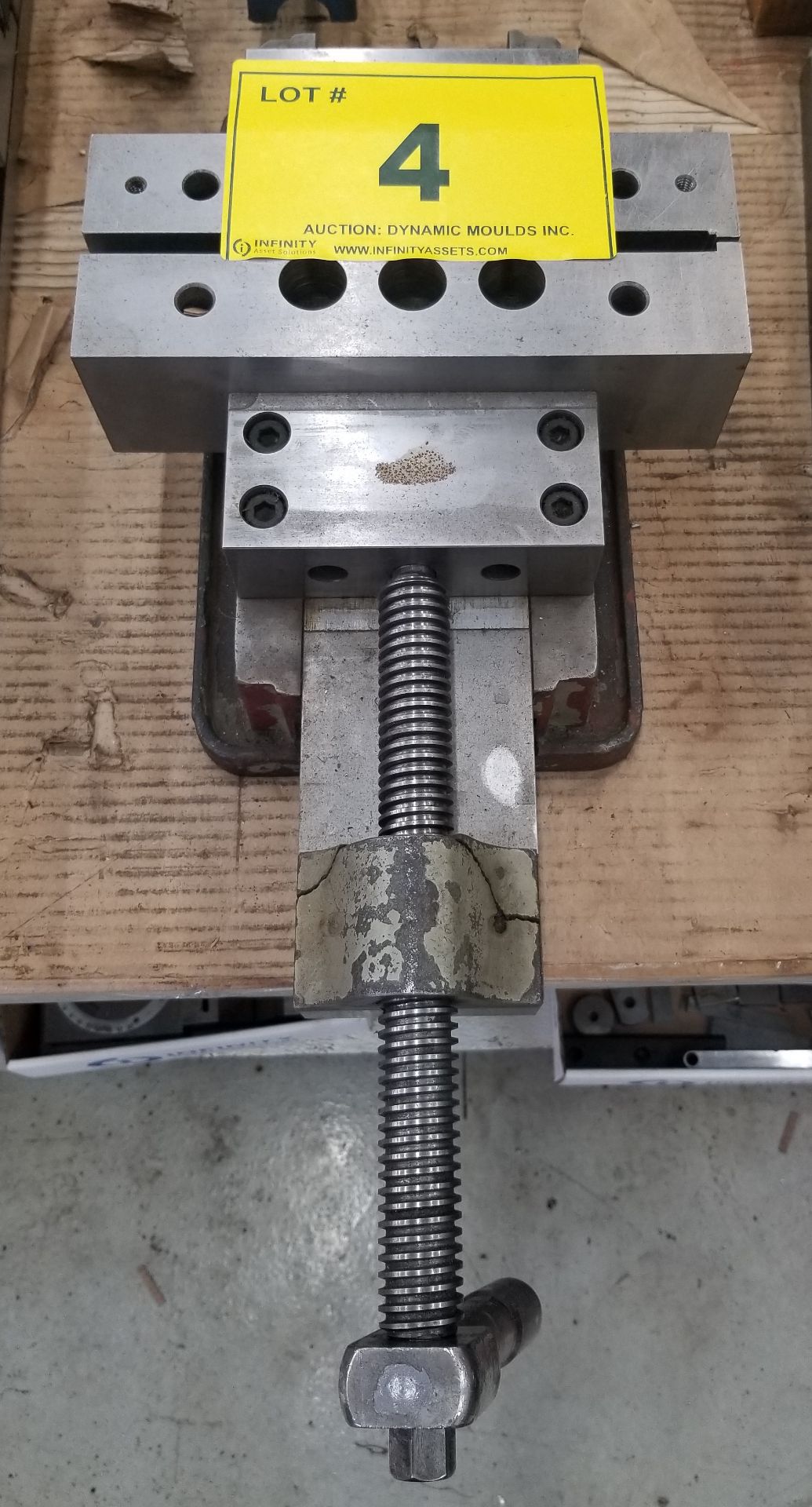 6" MACHINE VISE