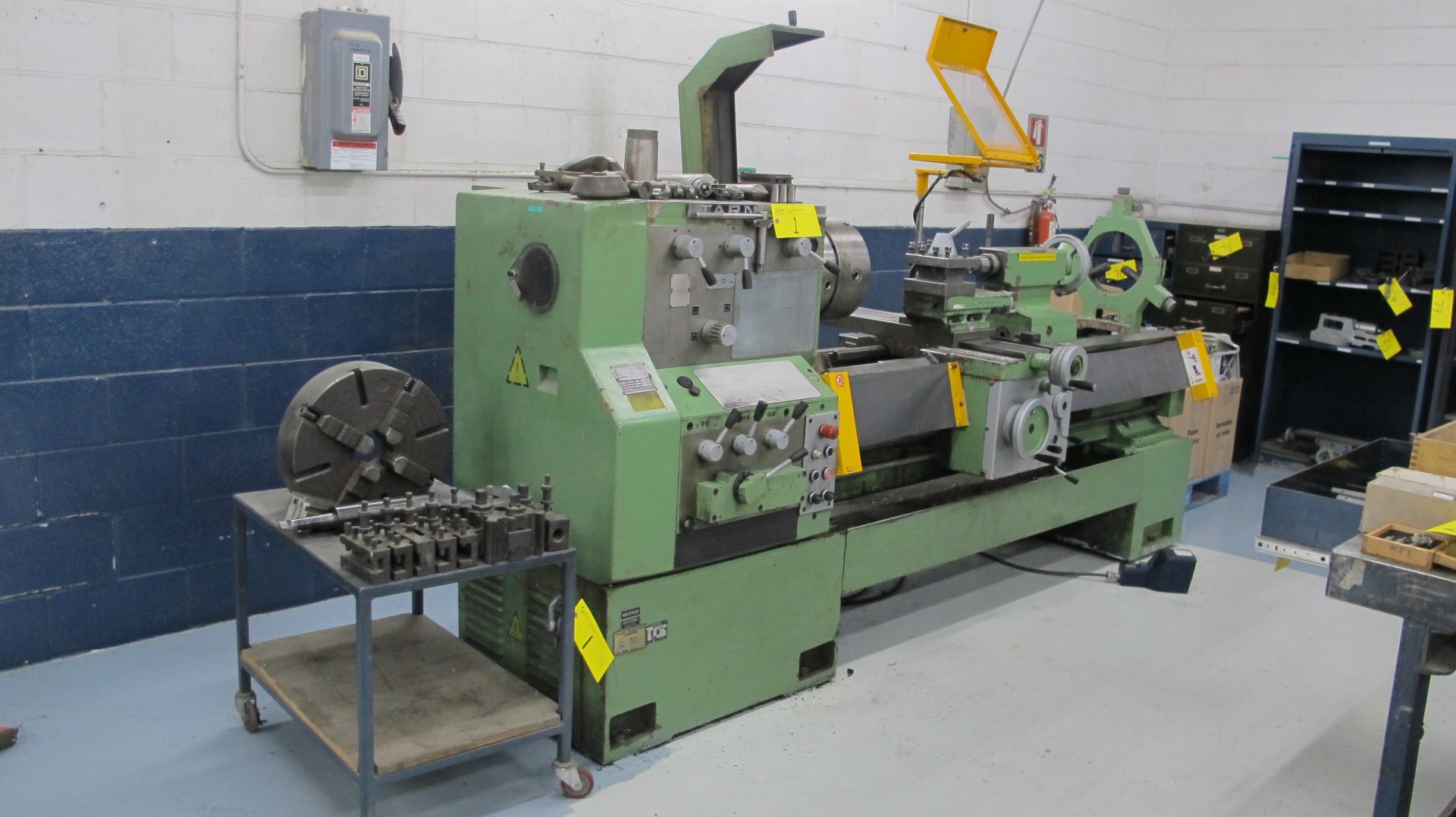 TARNOW TUI50M LATHE, S/N 3562, 20 TO 1,600 RPM, 24" SWING, 80" BED, 3 AND 4 JAW CHUCKS, QUICK CHANGE