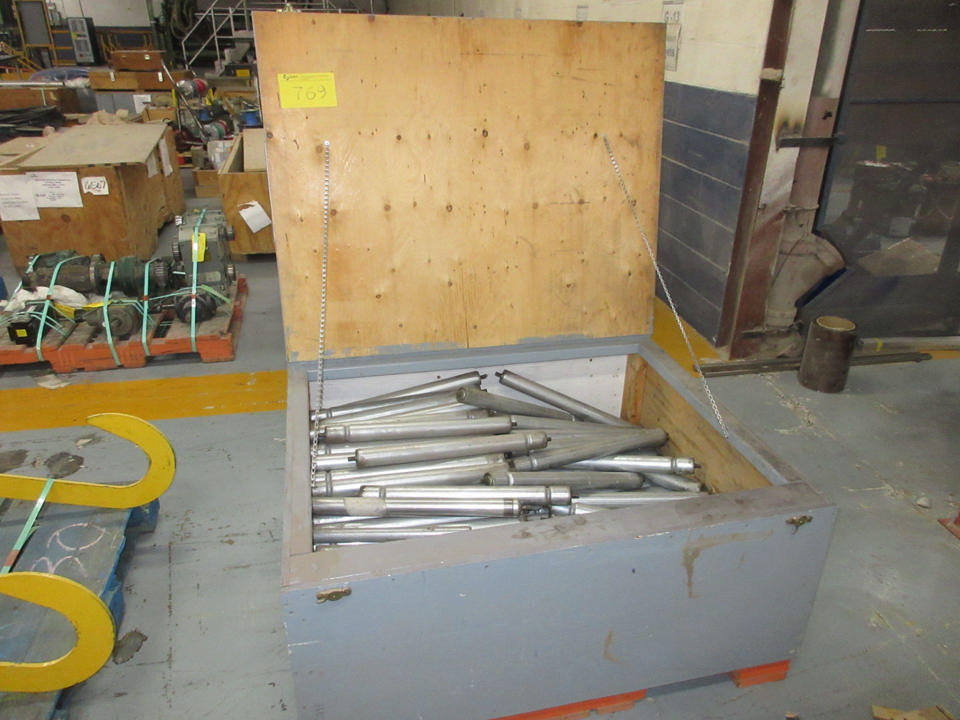 LOT OF WOOD CRATE AND PALLET OF METAL ROLLERS, 22"/26" (MAINTENANCE SHOP AREA) - Image 2 of 2