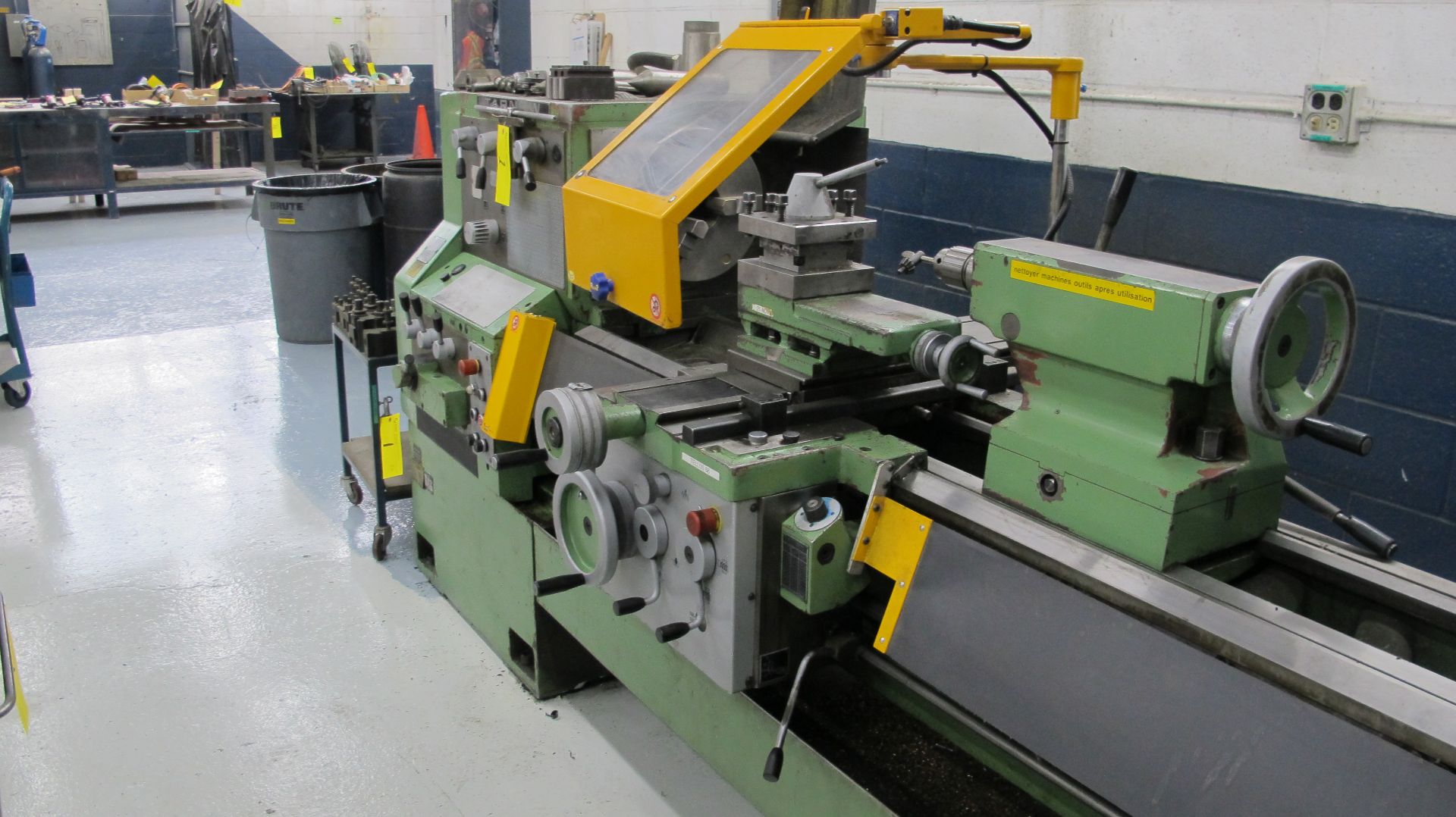 TARNOW TUI50M LATHE, S/N 3562, 20 TO 1,600 RPM, 24" SWING, 80" BED, 3 AND 4 JAW CHUCKS, QUICK CHANGE - Image 9 of 14