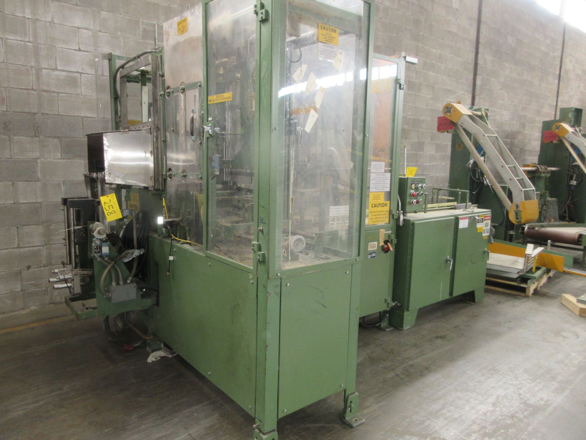 SALWASSER R300AL WRAPPER W/ CONTROLS, ELECTRICAL PANEL AND OUTFEED CONVEYOR (NORTHEAST WAREHOUSE) - Image 2 of 4