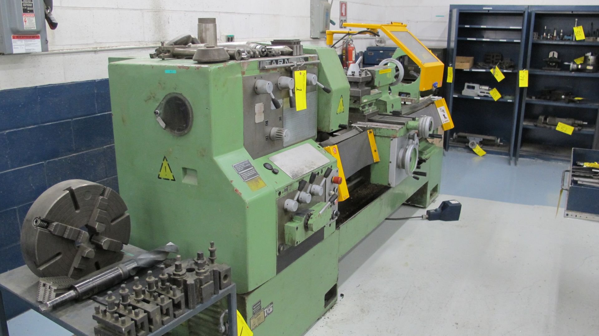 TARNOW TUI50M LATHE, S/N 3562, 20 TO 1,600 RPM, 24" SWING, 80" BED, 3 AND 4 JAW CHUCKS, QUICK CHANGE - Image 13 of 14