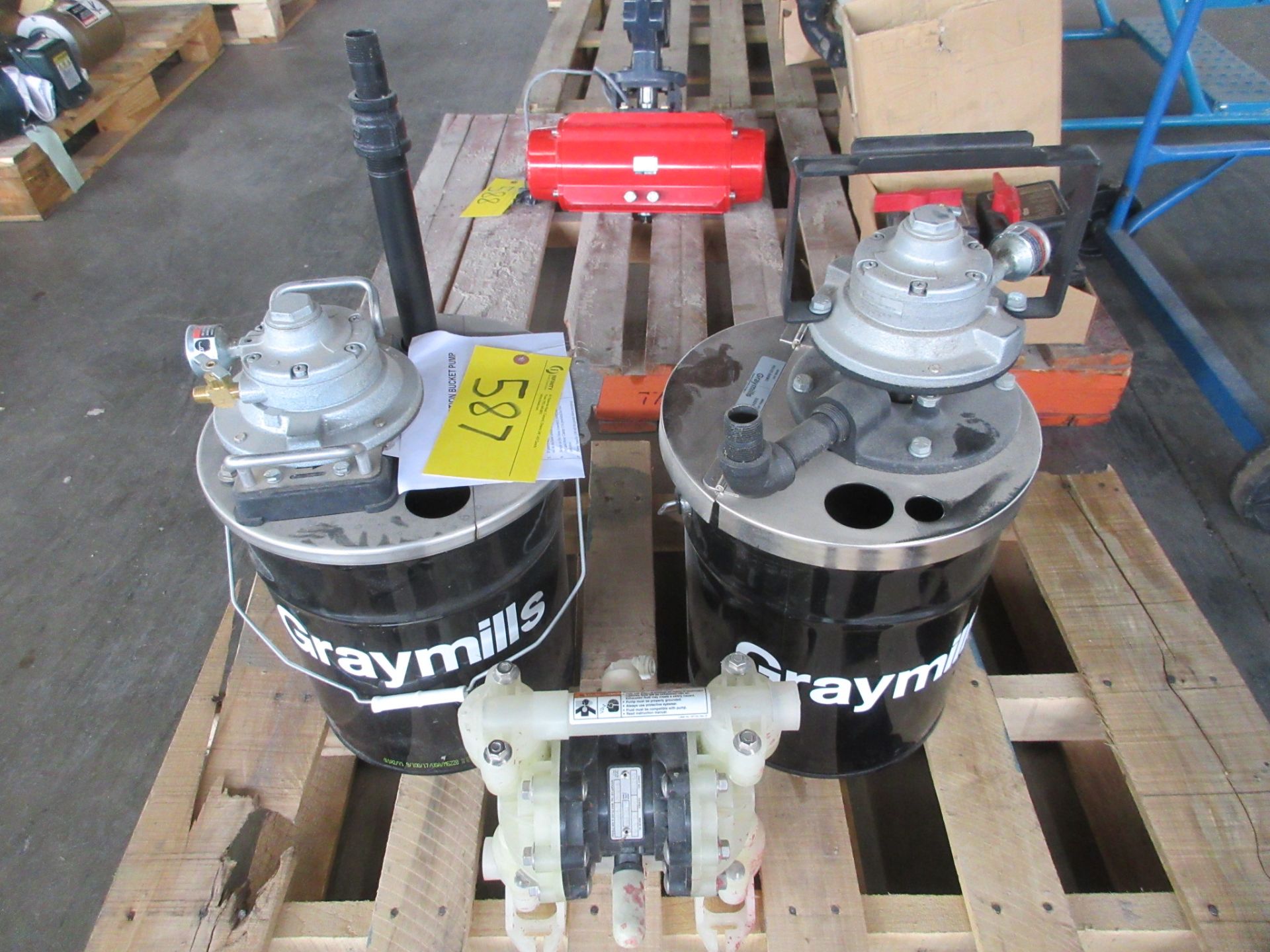 LOT OF (2) GREYMILLS H3105-GAMC LEVEL ACTION BUCKET PUMPS AND (1) ARO DOUBLE DIAPHRAGM PUMP ON