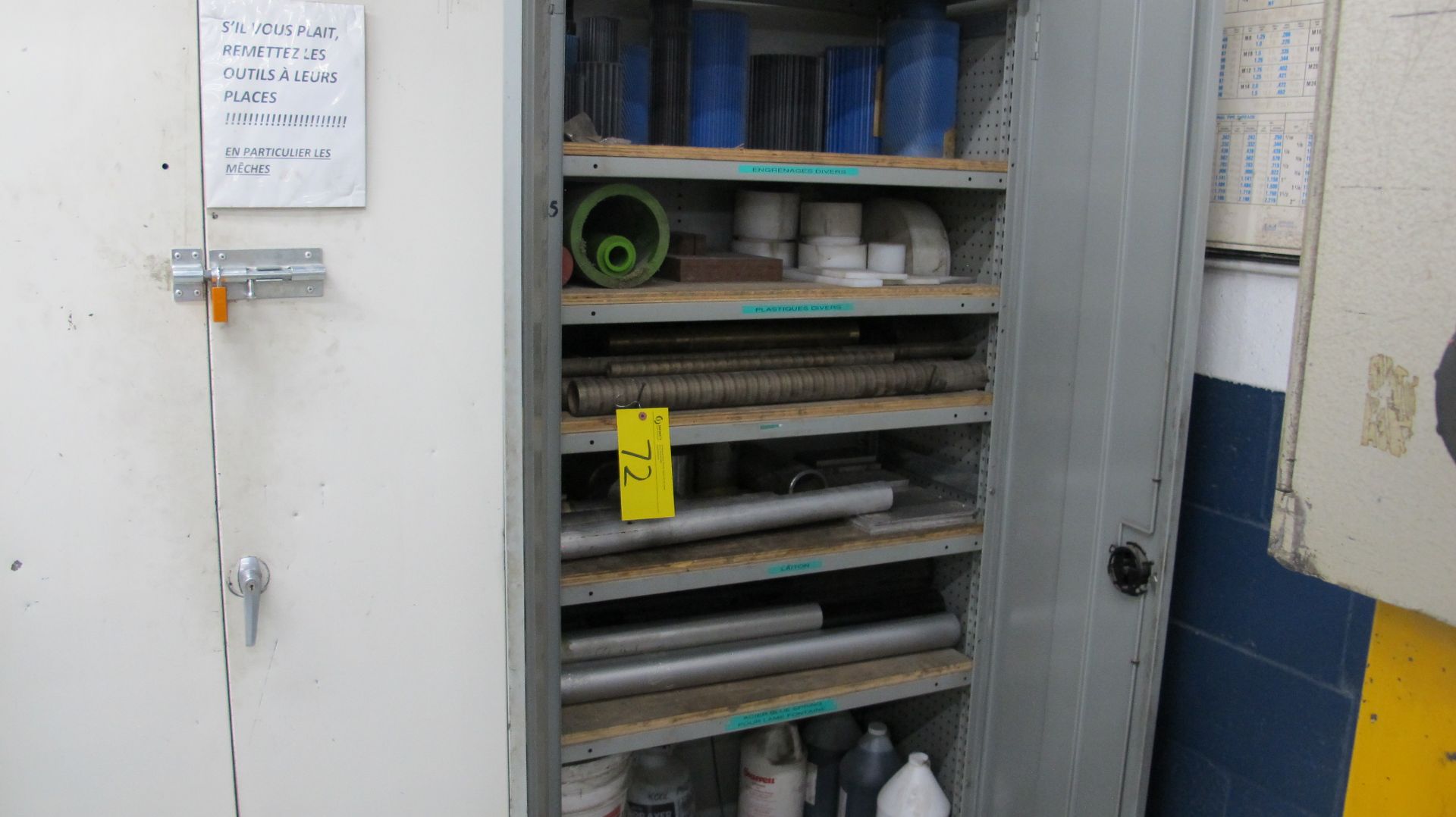 2-DOOR METAL CABINET W/ METAL BAR STOCK, PLASTIC AND CLEANING FLUIDS (MACHINE SHOP)