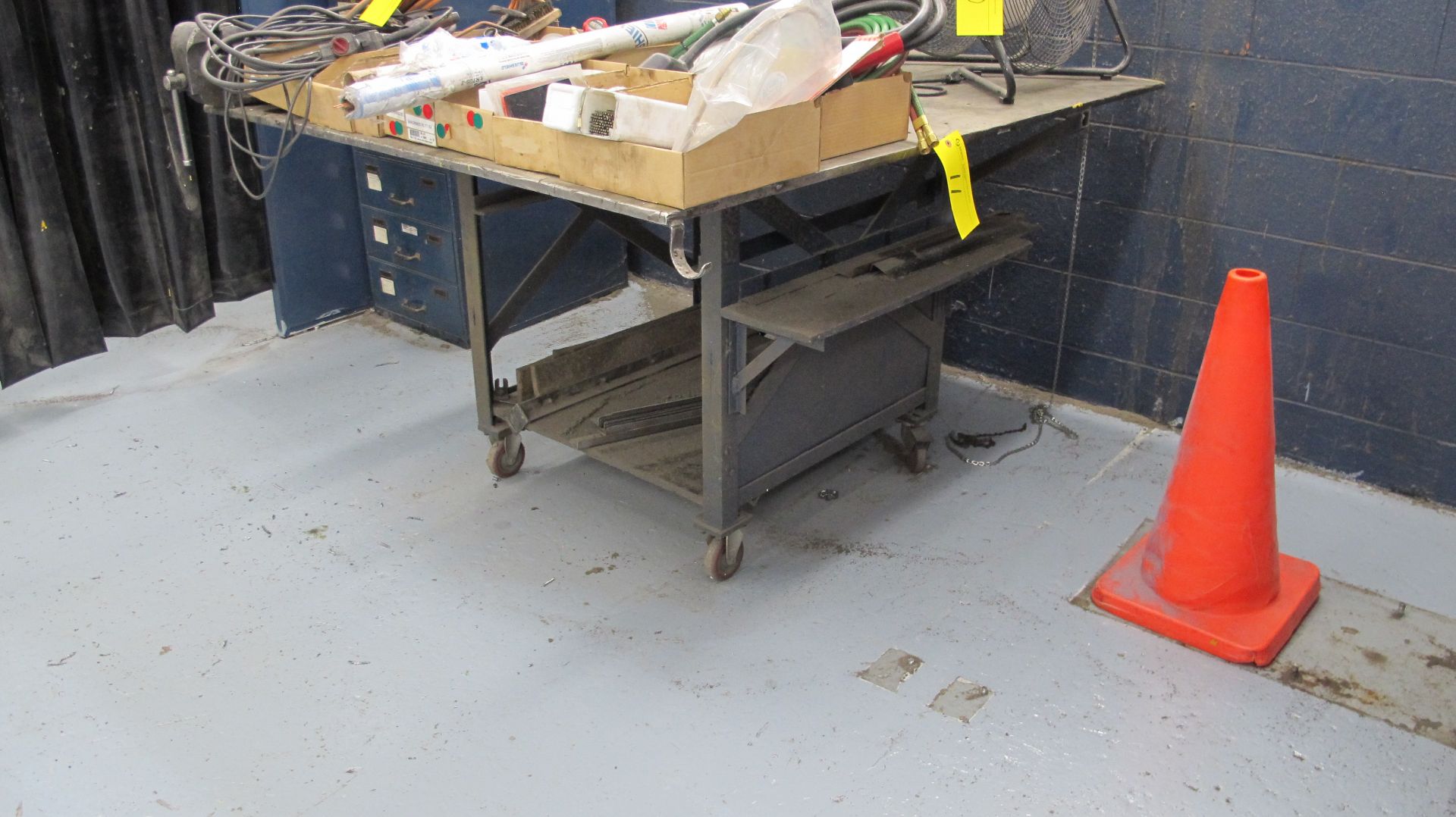 PORTABLE WELDING TABLE W/ 4" VISE, 65"W X 54"L W/ 3/4" THICK PLATE TOP (NO CONTENTS) (MACHINE SHOP)