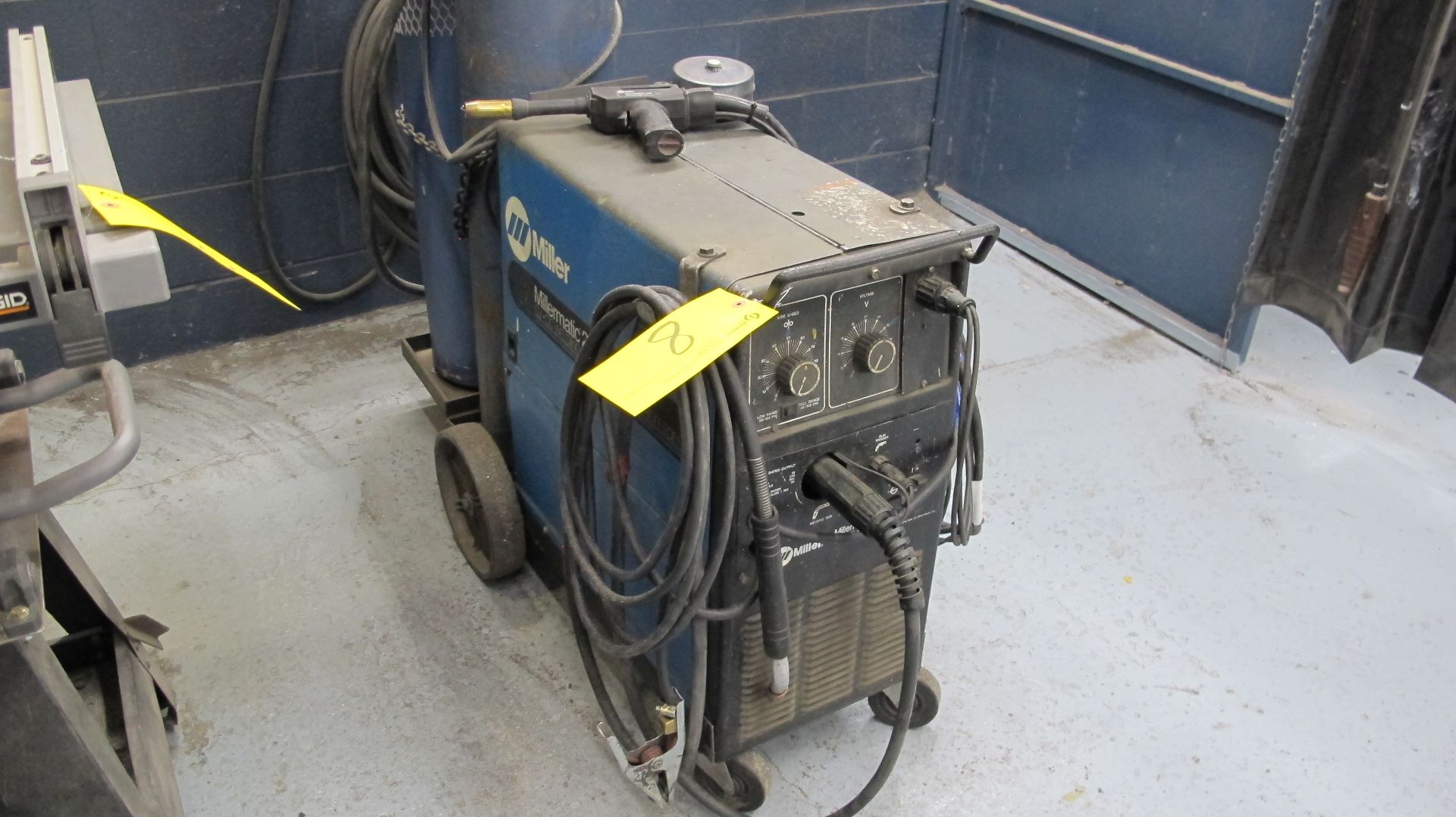 MILLER MILLERMATIC 250 CV-DC WELDING POWER SOURCE W/ MILLER SPOOLMATIC 15A WIRE FEEDER, CABLES AND - Image 2 of 6
