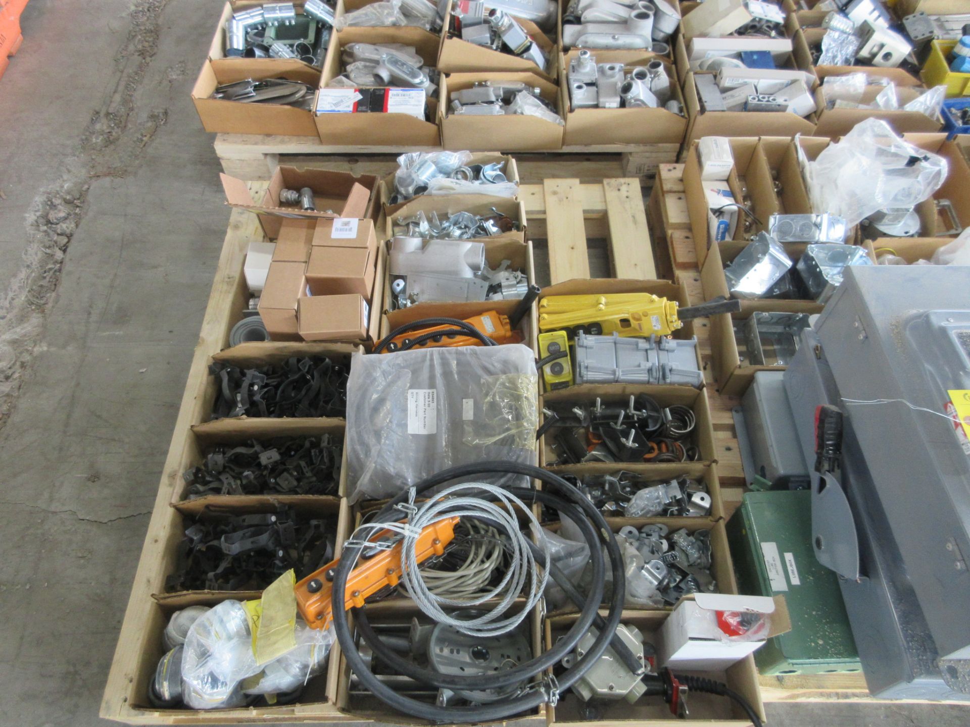 LOT OF ELECTRICAL COMPONENTS / BOXES ON (4) PALLETS (SOUTHWEST WAREHOUSE) - Image 3 of 5