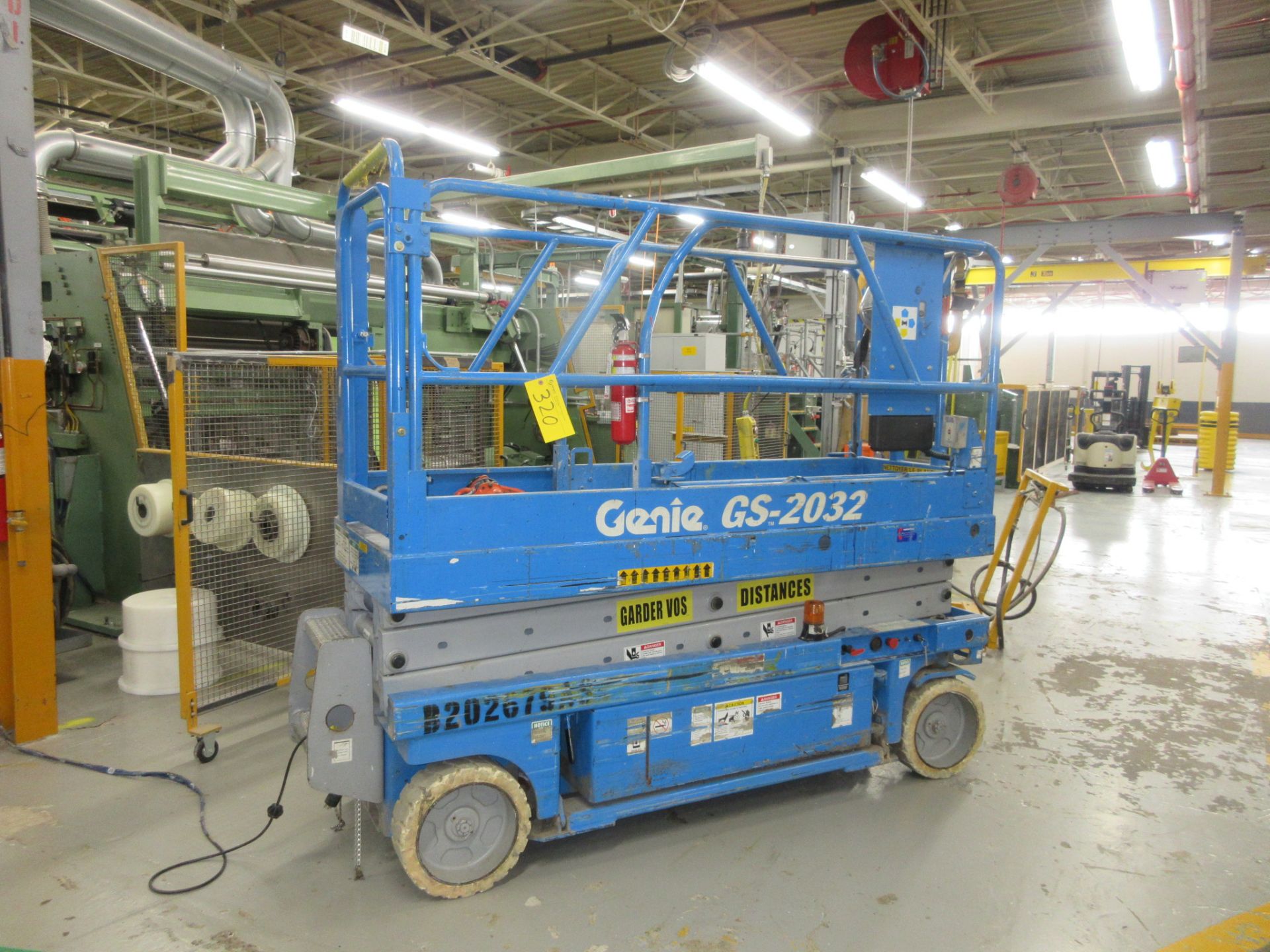 GENIE GS-2032 ELECTRIC SCISSOR LIFT, 600LB CAP., 20' MAX LIFT, 110V PLUGIN, EXTENDABLE PLATFORM,