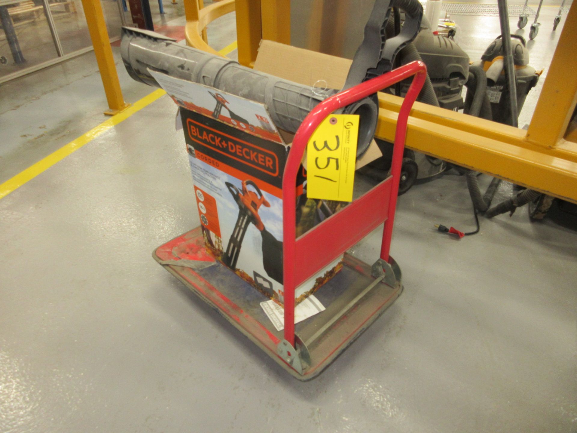 SHOP CART W/ BLACK AND DECKER 12AMP CORDED BLOWER (EAST PLANT)