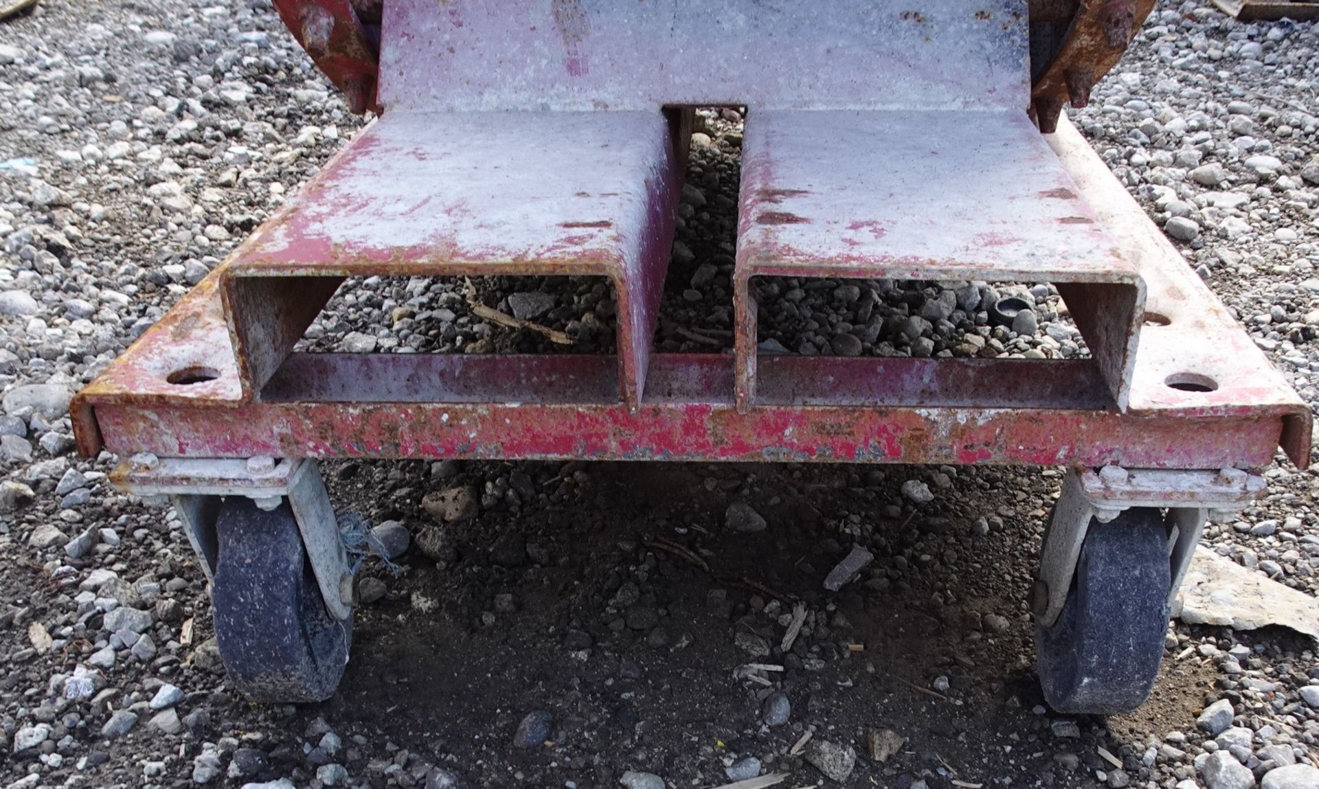 ON CASTERS SELF DUMPING WASTE BIN (NOTE: CASTERS DAMAGED ) - Image 7 of 9