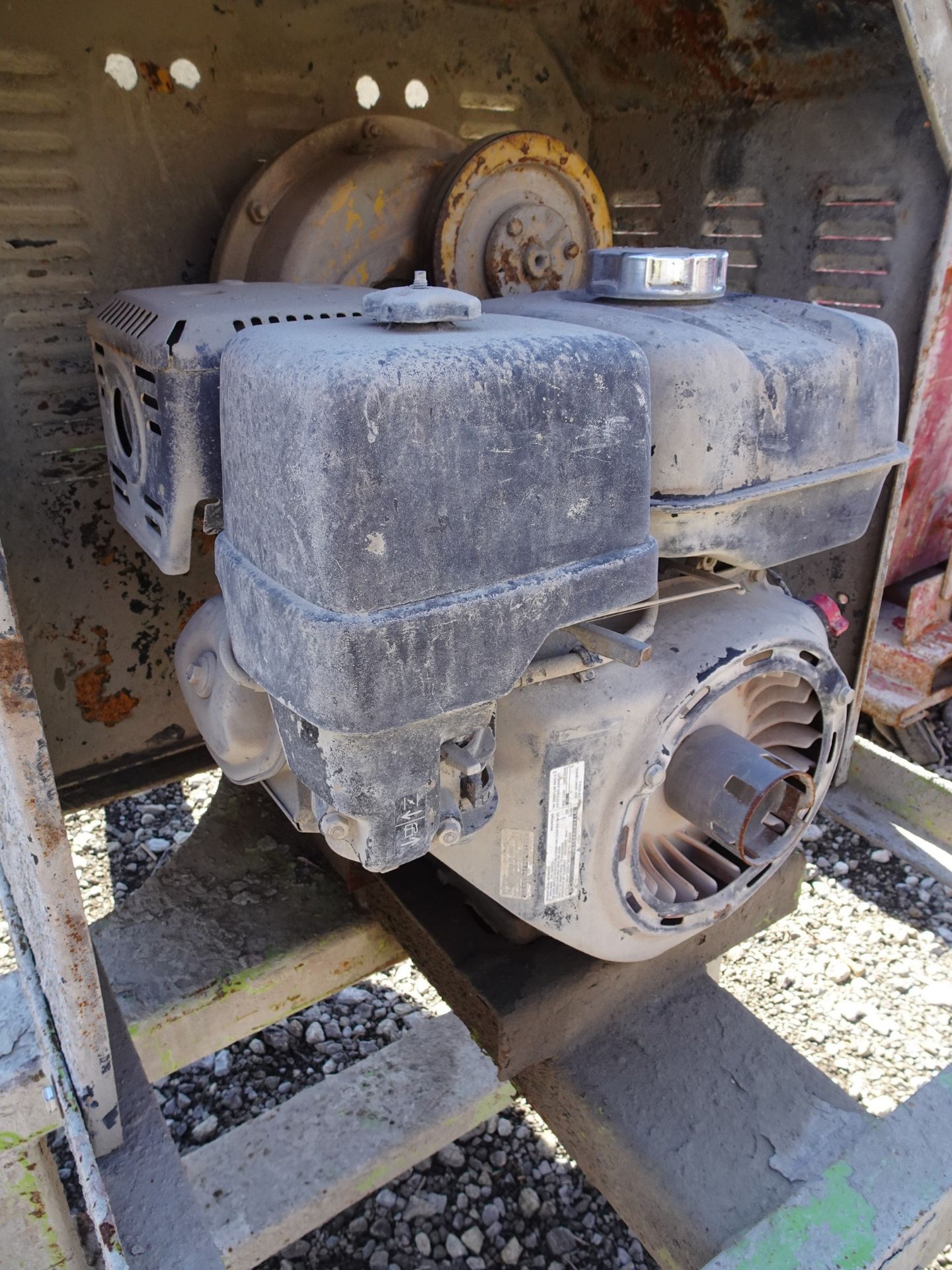 MORTAR MIXER P/W HONDA GAS POWERED ENGINE (NEEDS ATTENTION) - Image 5 of 7