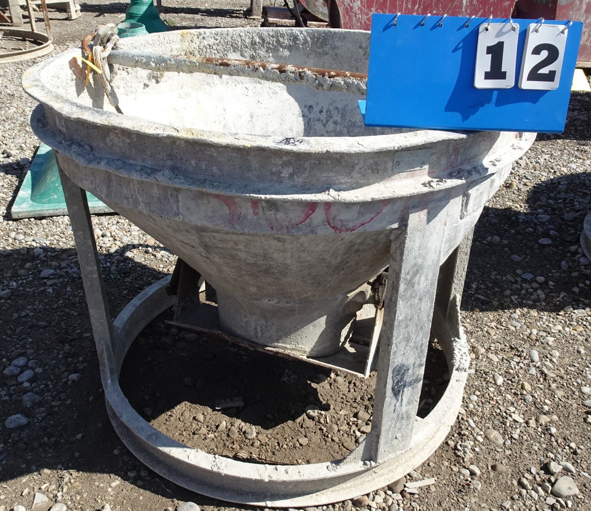 48" OPENING CONCRETE BUCKET - Image 2 of 5