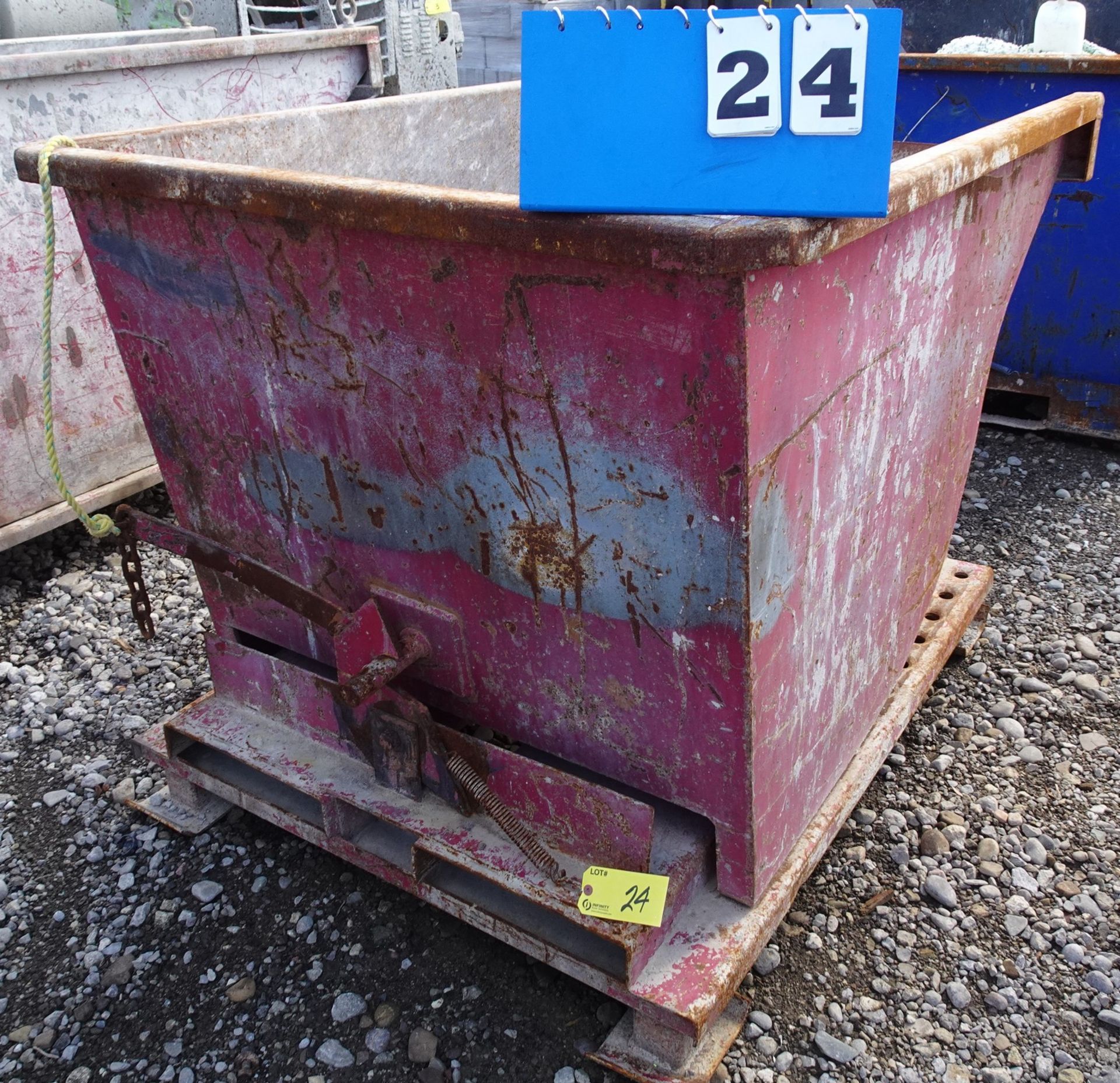 SKID MOUNTED SELF DUMPING WASTE BIN - Image 2 of 6