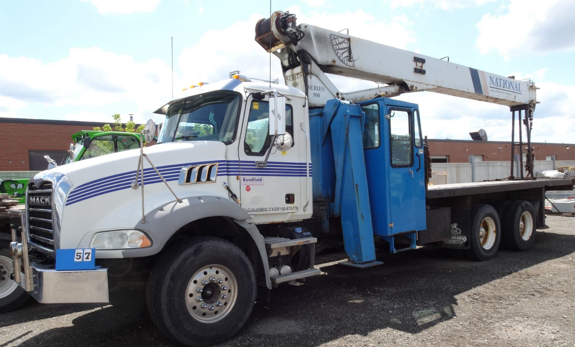 2012 MACK GU813 TANDEM AXLE PICKER TRUCK, METER READING 238,000KMS (UNVERIFIED), EATON FULLER 18 - Image 2 of 44