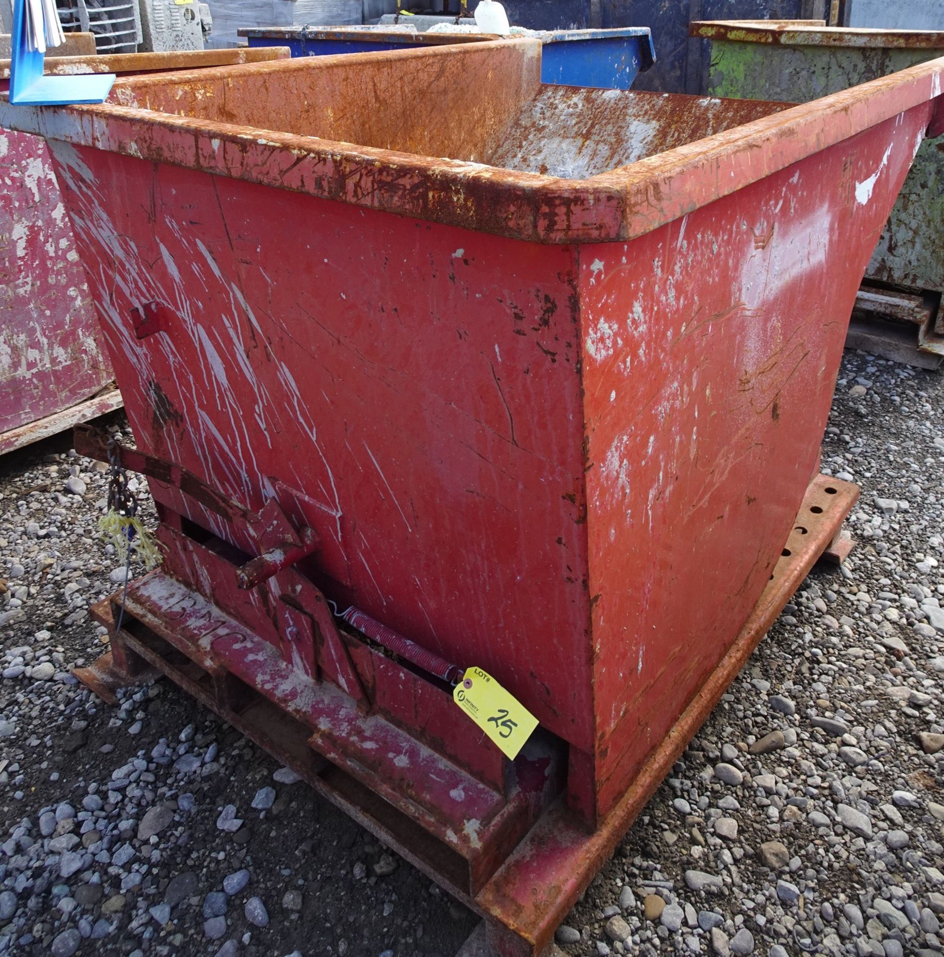 SKID MOUNTED SELF DUMPING WASTE BIN - Image 3 of 5