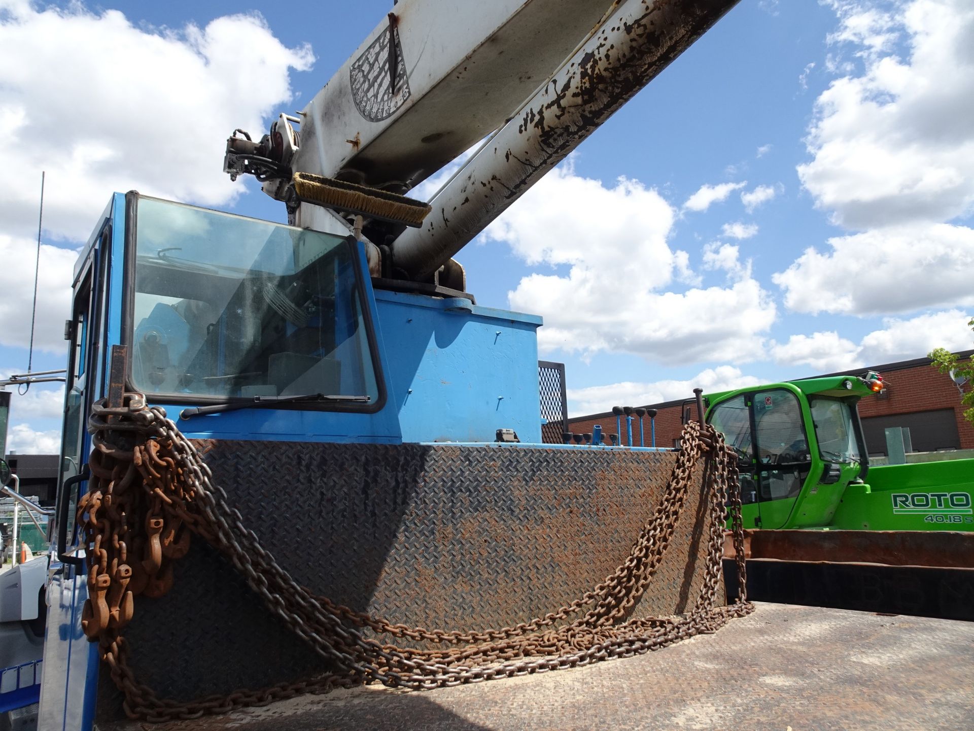 2012 MACK GU813 TANDEM AXLE PICKER TRUCK, METER READING 238,000KMS (UNVERIFIED), EATON FULLER 18 - Image 35 of 44