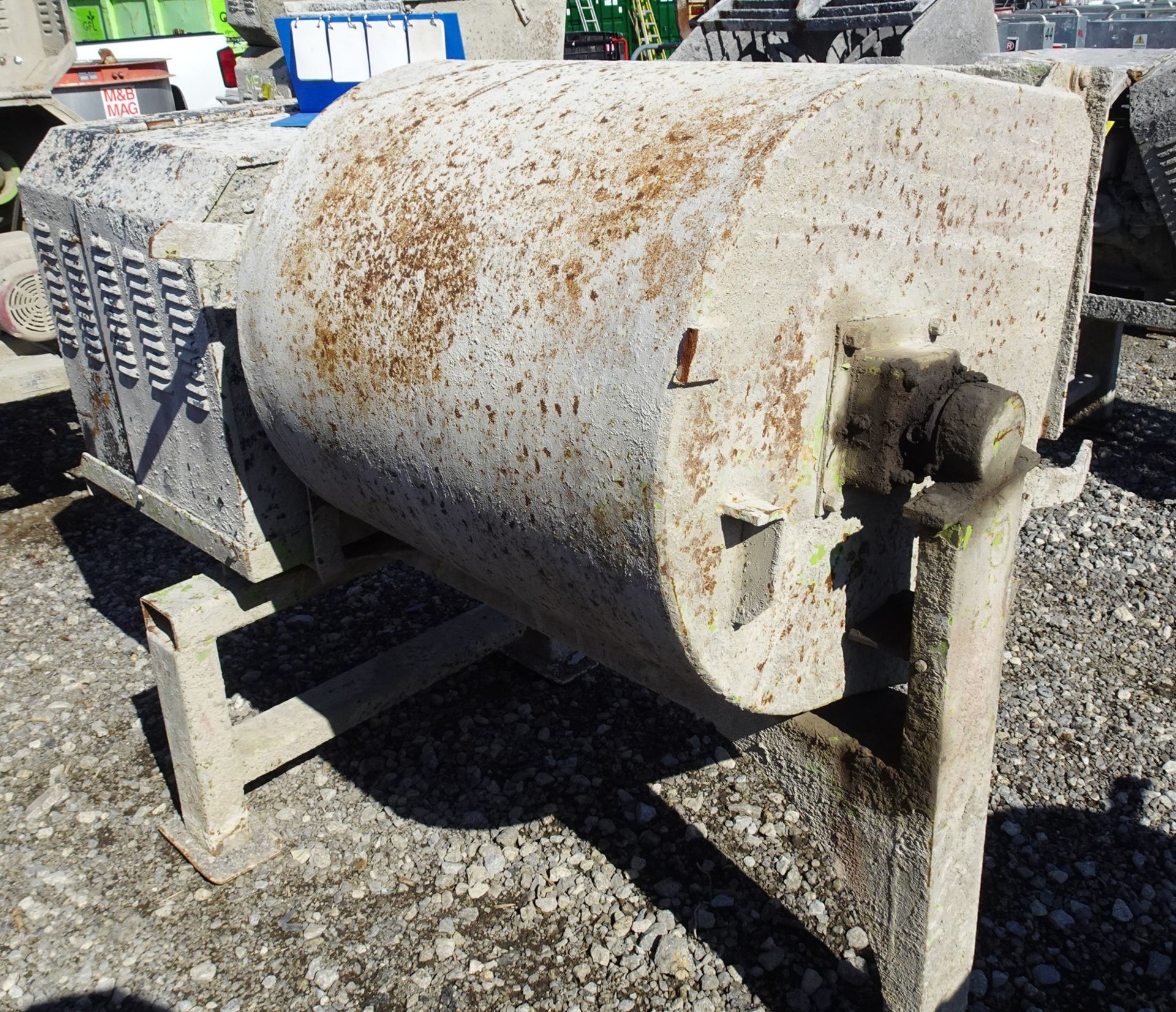 MORTAR MIXER P/W HONDA GAS POWERED ENGINE (NEEDS ATTENTION) - Image 3 of 7