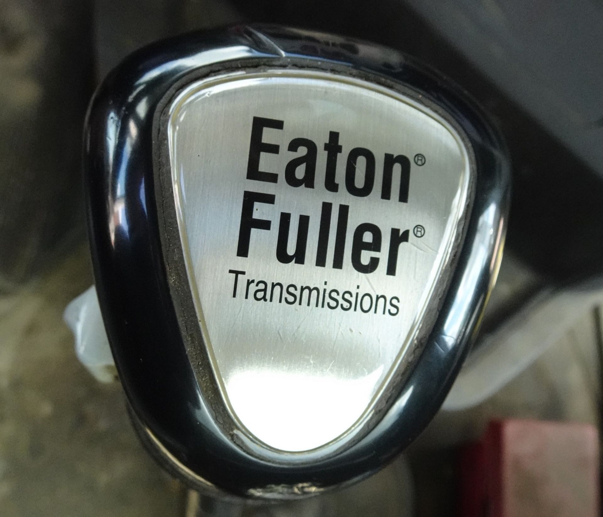 2012 MACK GU813 TANDEM AXLE PICKER TRUCK, METER READING 238,000KMS (UNVERIFIED), EATON FULLER 18 - Image 8 of 44