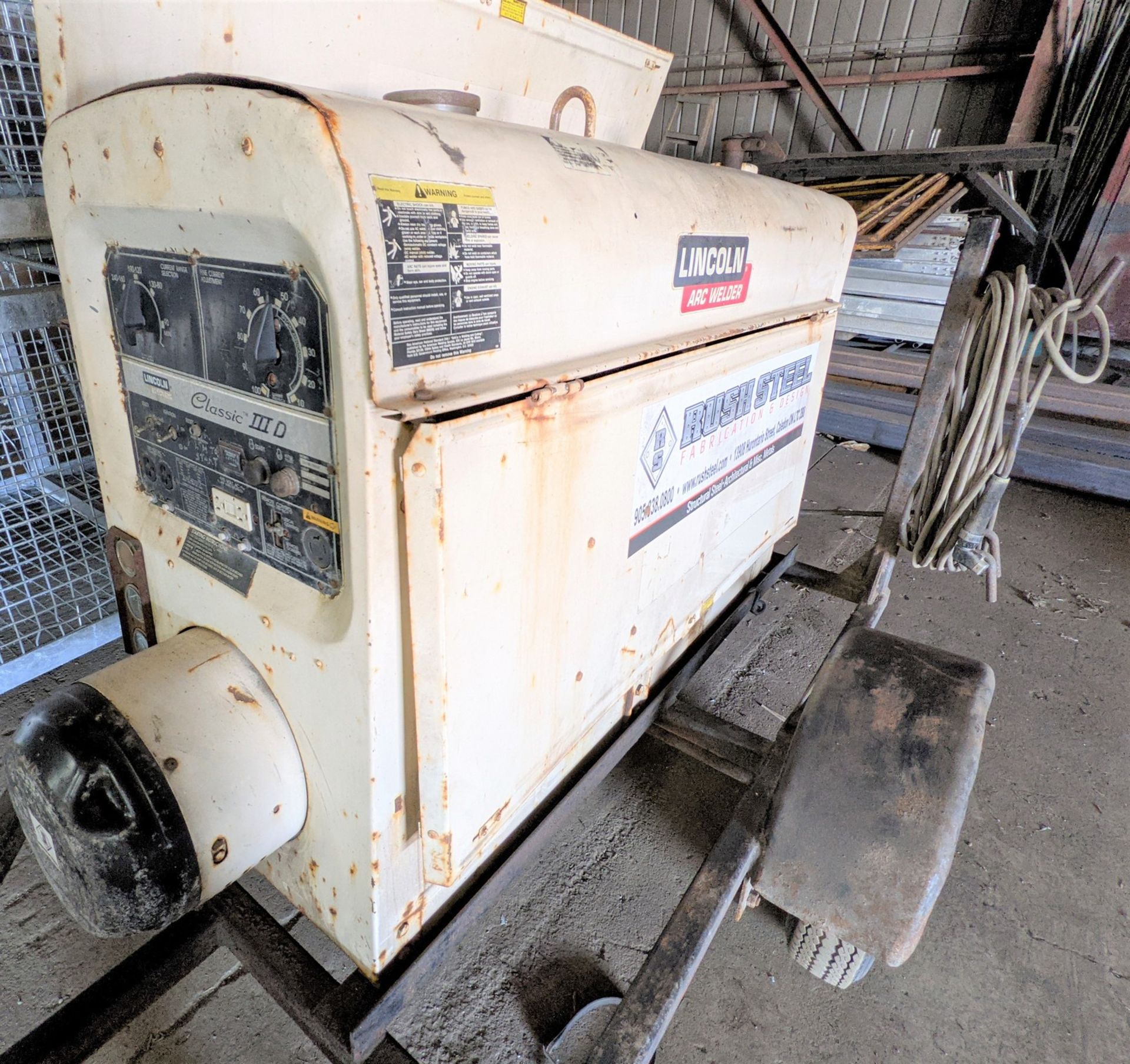 LINCOLN ELECTRIC CLASSIC III D SA300-TMD27 GAS POWERED WELDER ON TRAILER W/ CABLES - Image 6 of 8