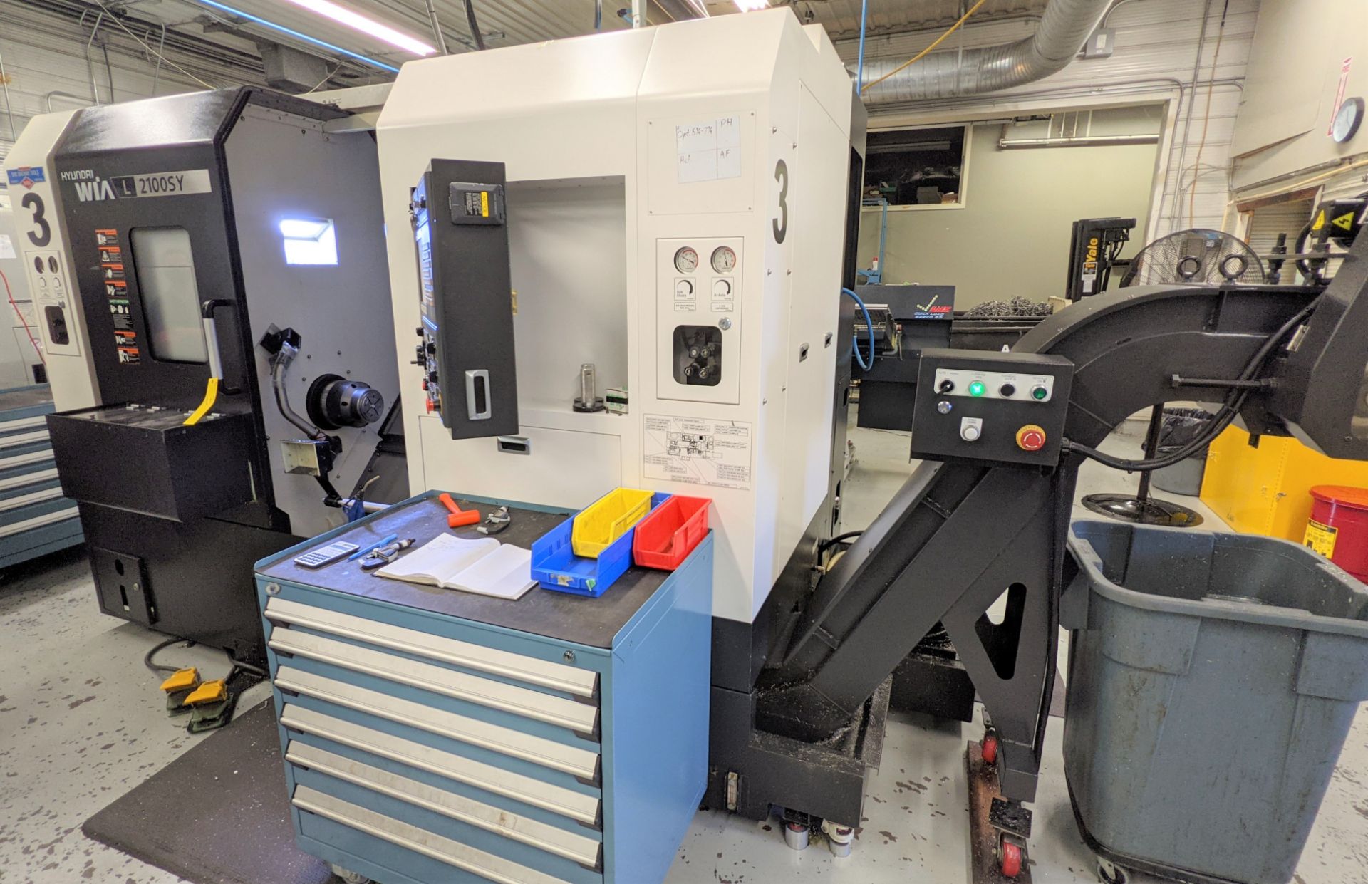 2013 HYUNDAI WIA LS2100SY CNC TURNING CENTER WITH SUB SPINDLE, FANUC 31I-A CNC CONTROL, 24.8” - Image 11 of 25