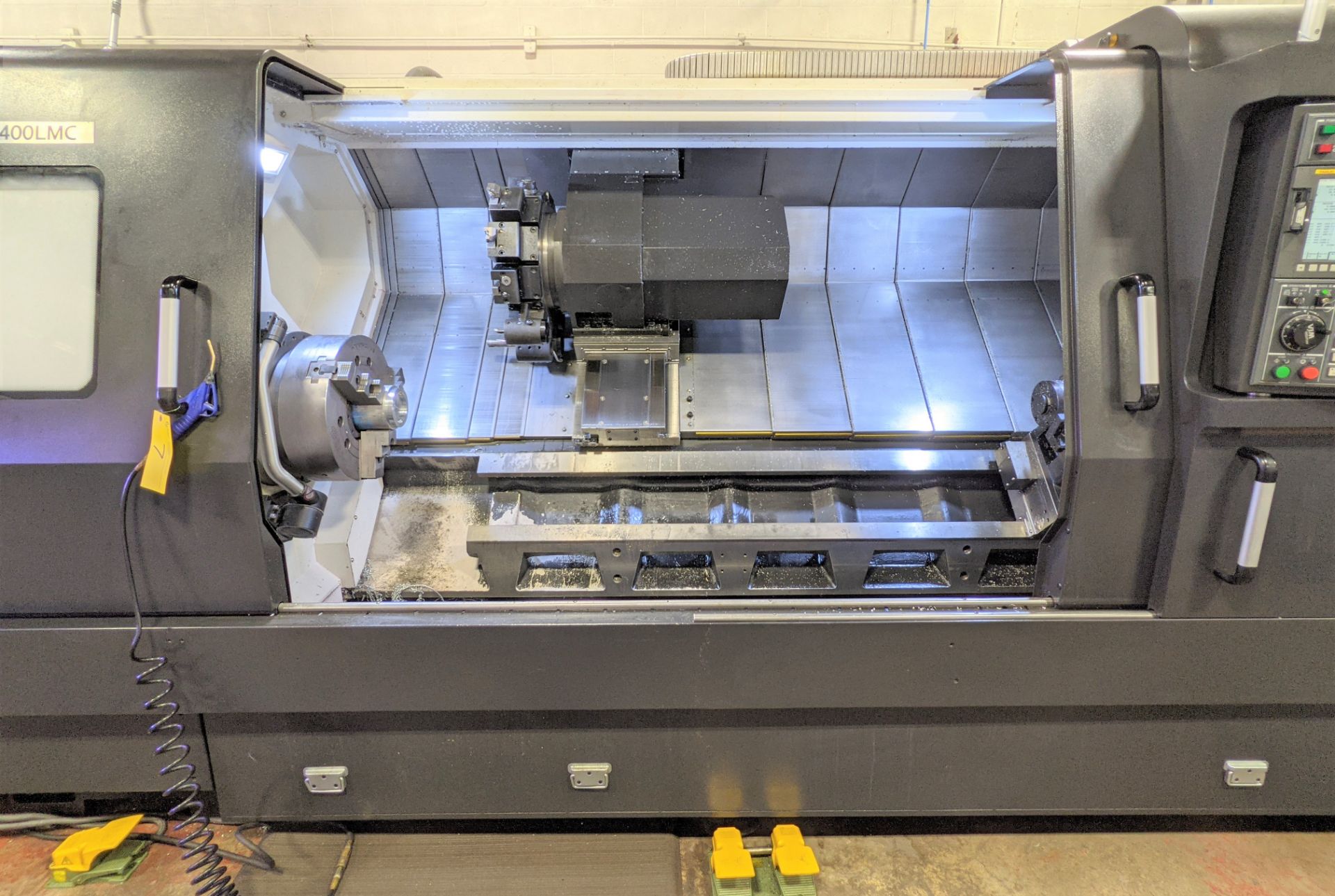 2014 HYUNDAI WIA L400LMC BIG BORE MULTI-AXIS CNC TURNING CENTER WITH FANUC 32I-A CNC CONTROL, 18” - Image 3 of 29