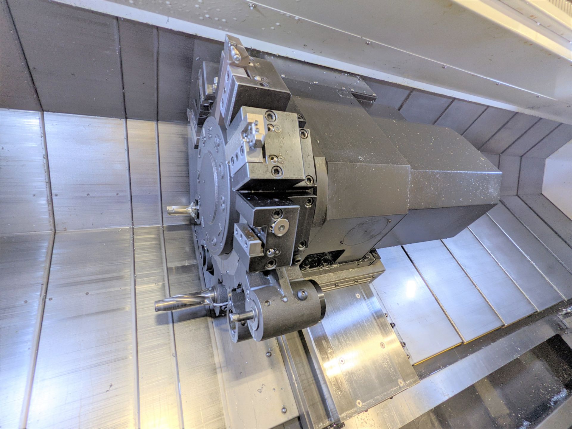 2014 HYUNDAI WIA L400LMC BIG BORE MULTI-AXIS CNC TURNING CENTER WITH FANUC 32I-A CNC CONTROL, 18” - Image 8 of 29