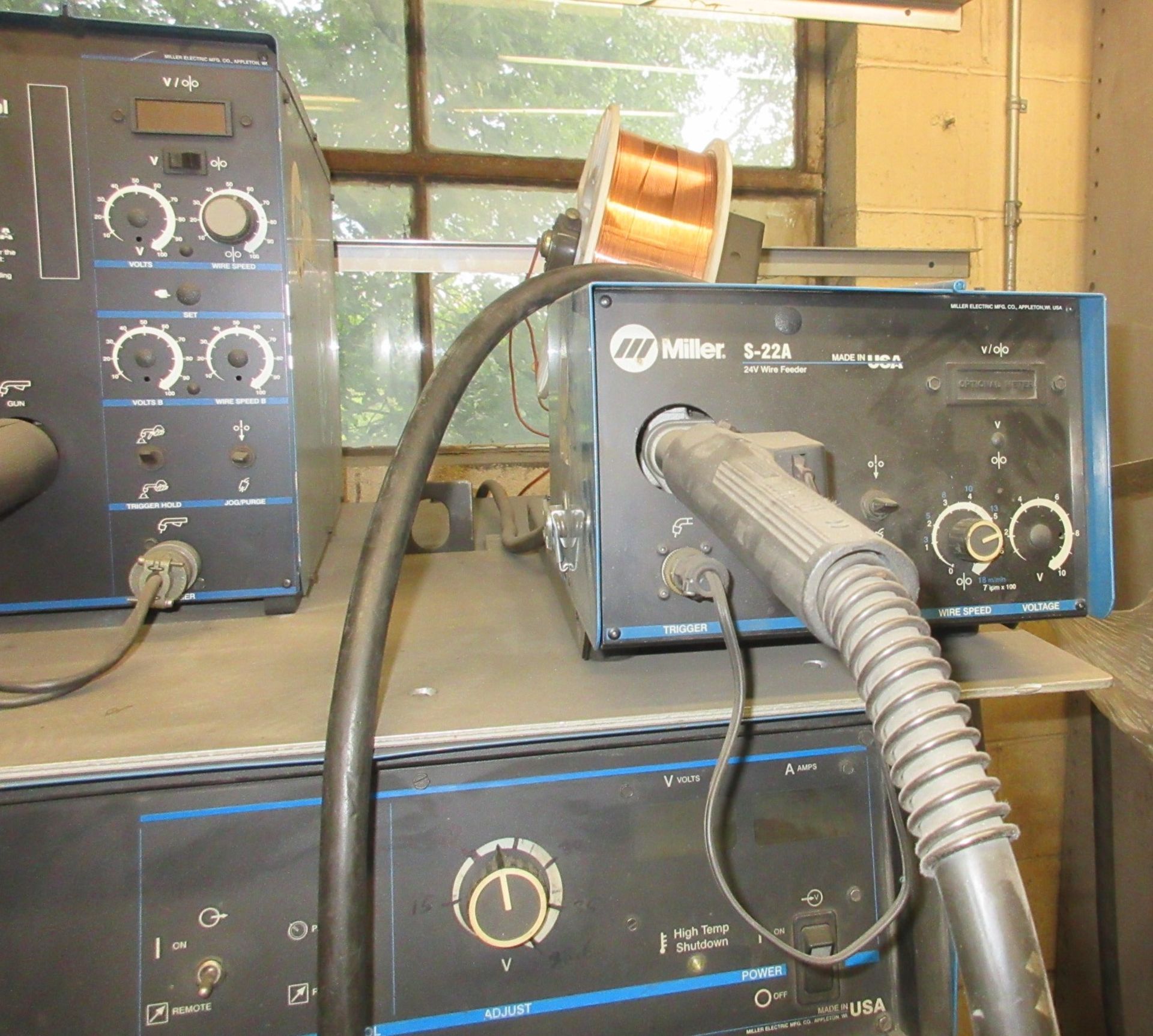 MILLER DELTAWELD 452 MIG WELDER W/ S-22A WIRE FEEDER, CABLES, STAND AND MILLER XR CONTROL W/ XR15A - Image 7 of 9