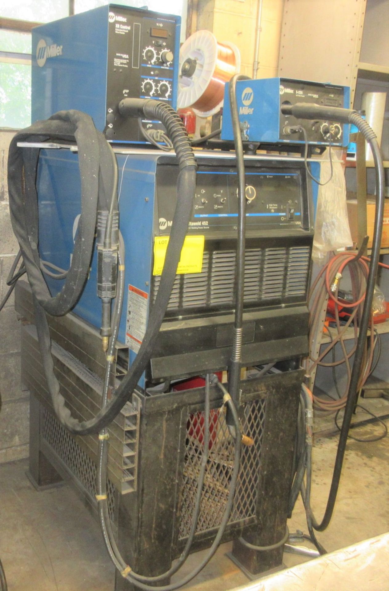 MILLER DELTAWELD 452 MIG WELDER W/ S-22A WIRE FEEDER, CABLES, STAND AND MILLER XR CONTROL W/ XR15A - Image 4 of 9