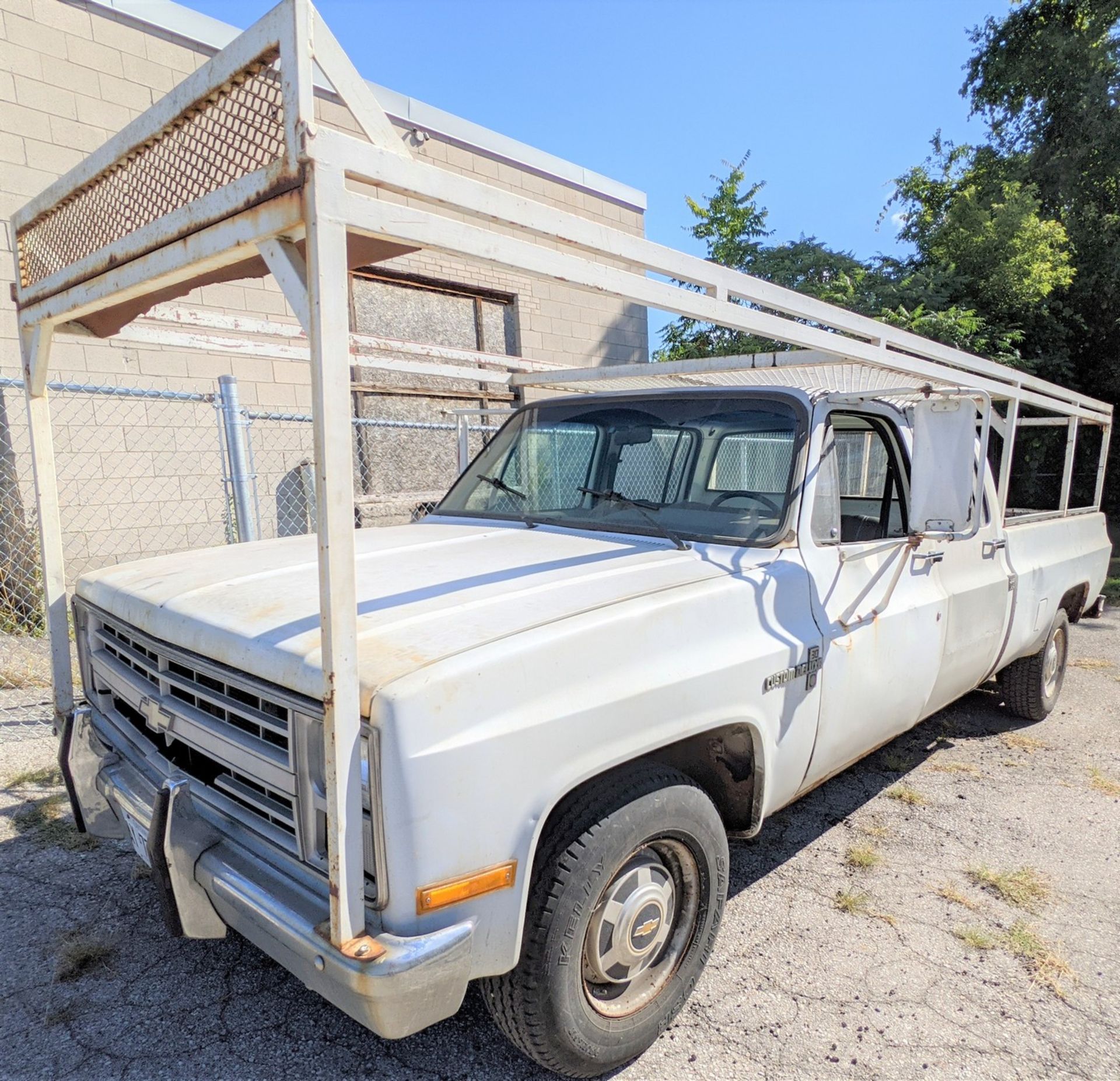 1986 CHEVROLET CUSTOM DELUXE 30 PICKUP TRUCK, BONUS CAB, APPROX. 99,500 MILES