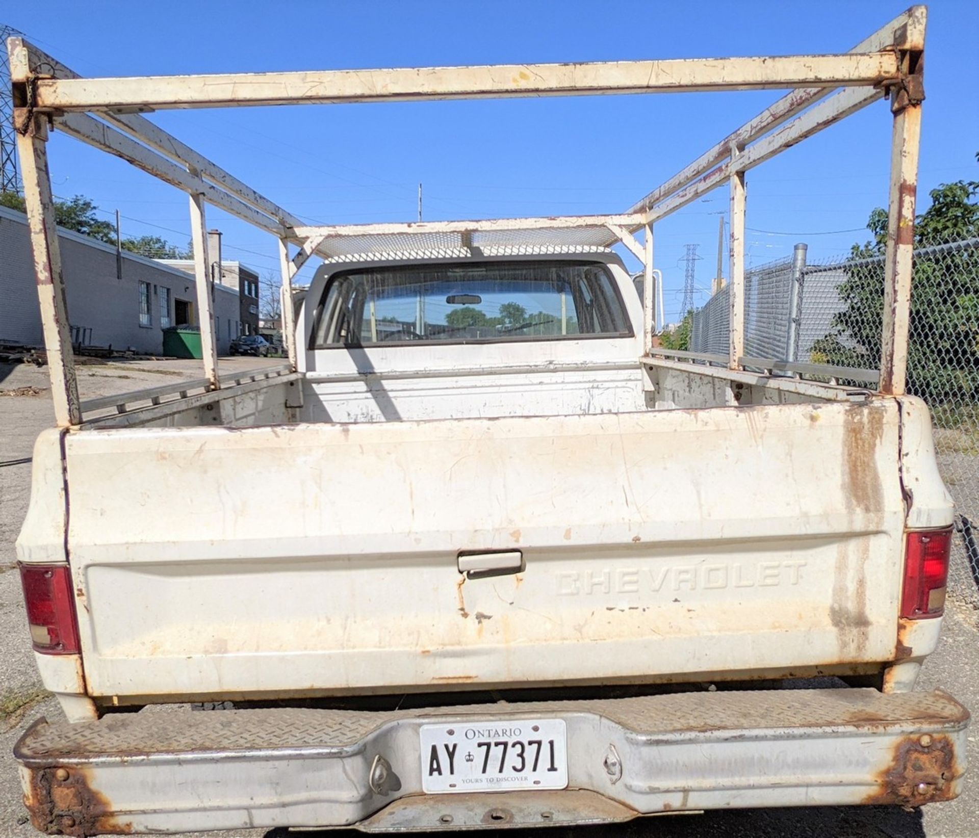 1986 CHEVROLET CUSTOM DELUXE 30 PICKUP TRUCK, BONUS CAB, APPROX. 99,500 MILES - Image 6 of 14