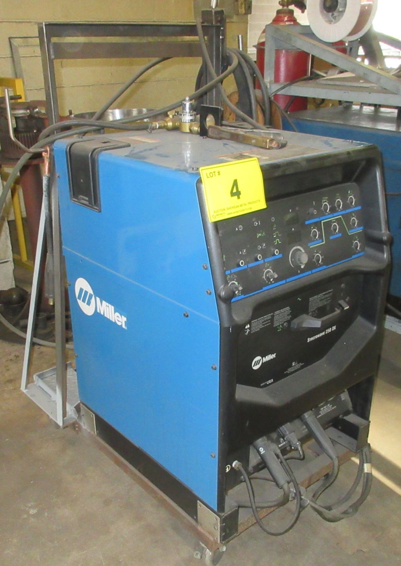 MILLER SYNCROWAVE 250 DX TIG WELDER W/ CABLES, CART, REGULATOR - Image 4 of 5