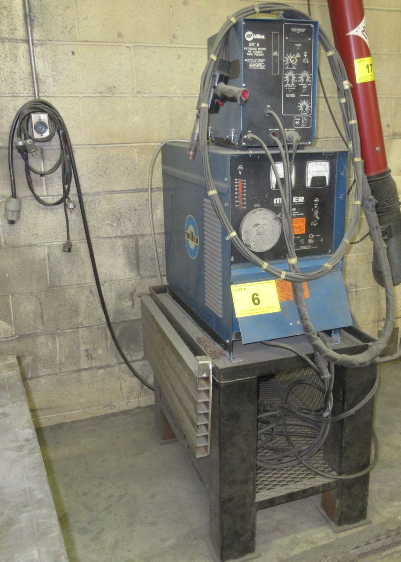 MILLER CP300 WELDER W/ MILLER XRA EXTENDED REACH AIR COOLED WIRE FEEDER, XR15 AIR COOLED PUSH/PULL - Image 4 of 6
