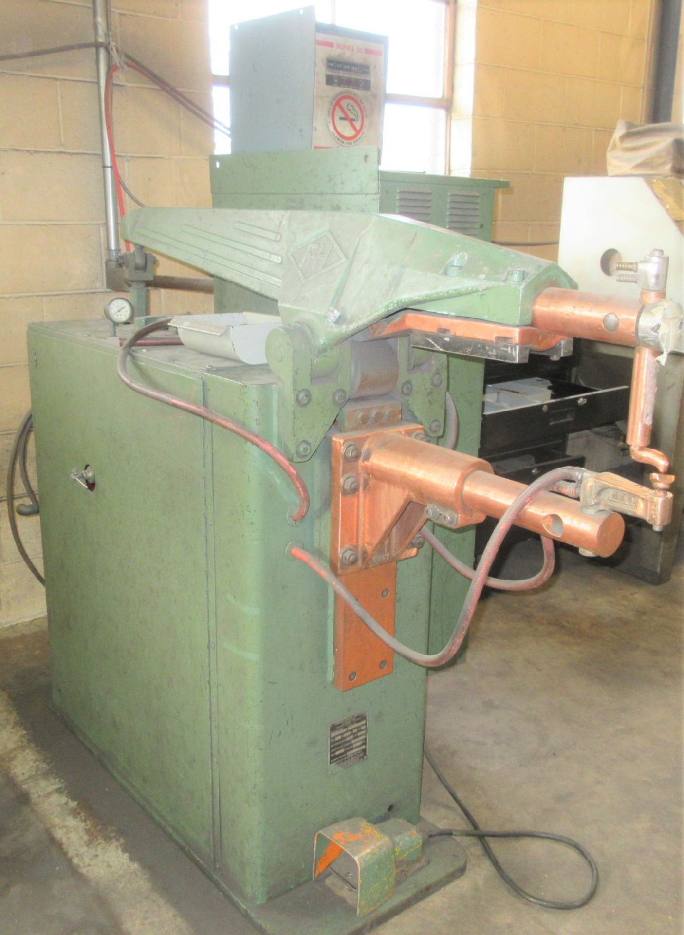 FH 500ES-5 SPOT WELDER, 75KVA, 20” THROAT, ROBOTRON SERIES 30 CONTROL, S/N 2410.02.2 - Image 7 of 10