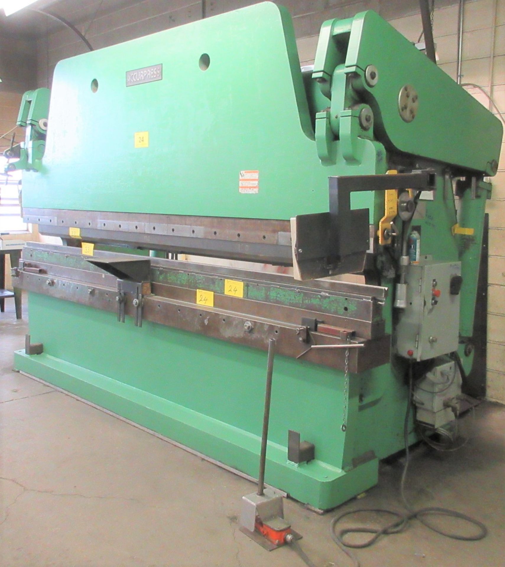 ACCURPRESS 12’ X 250-TON CAP. HYDRAULIC PRESS BRAKE, MODEL 725012, 12’ OVERALL LENGTH, 10’-4” - Image 12 of 18