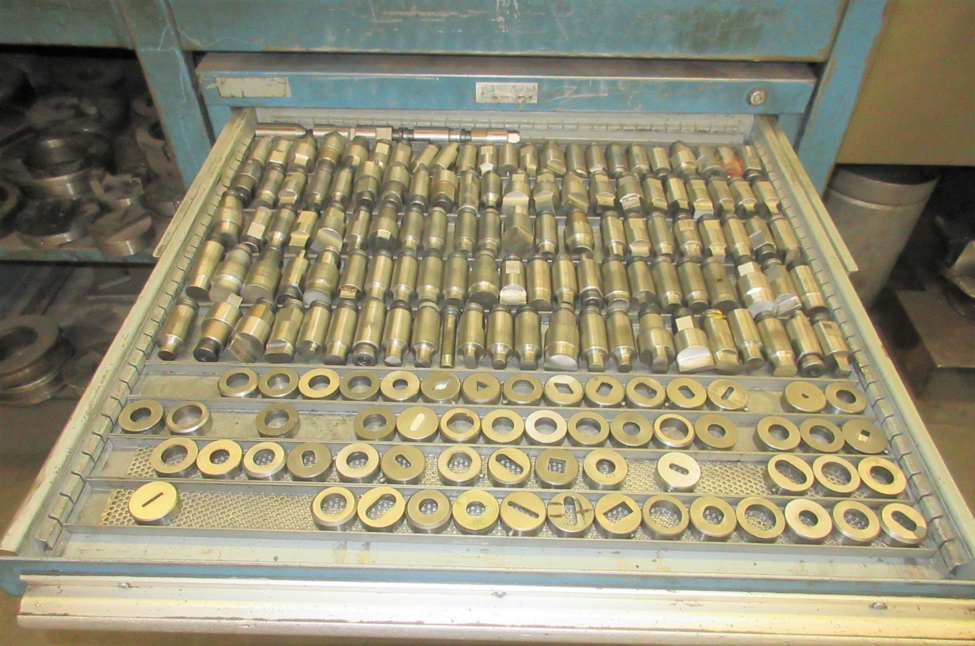 PIERCE-ALL 50-TON CAP. PERF-O-MATOR 3055 PUNCH, S/N 7812326 W/ LARGE ASSORTMENT OF PUNCH DIES - Image 29 of 40