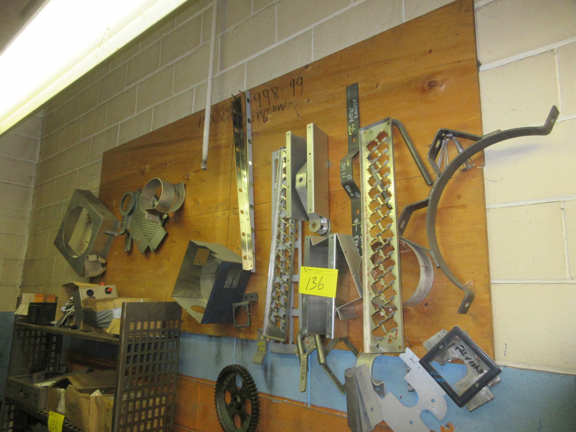 LOT OF MIXED METAL AND MOTORS IN DIE STORAGE ROOM (INCLUDING 2 SHELVING UNITS) - Image 4 of 4