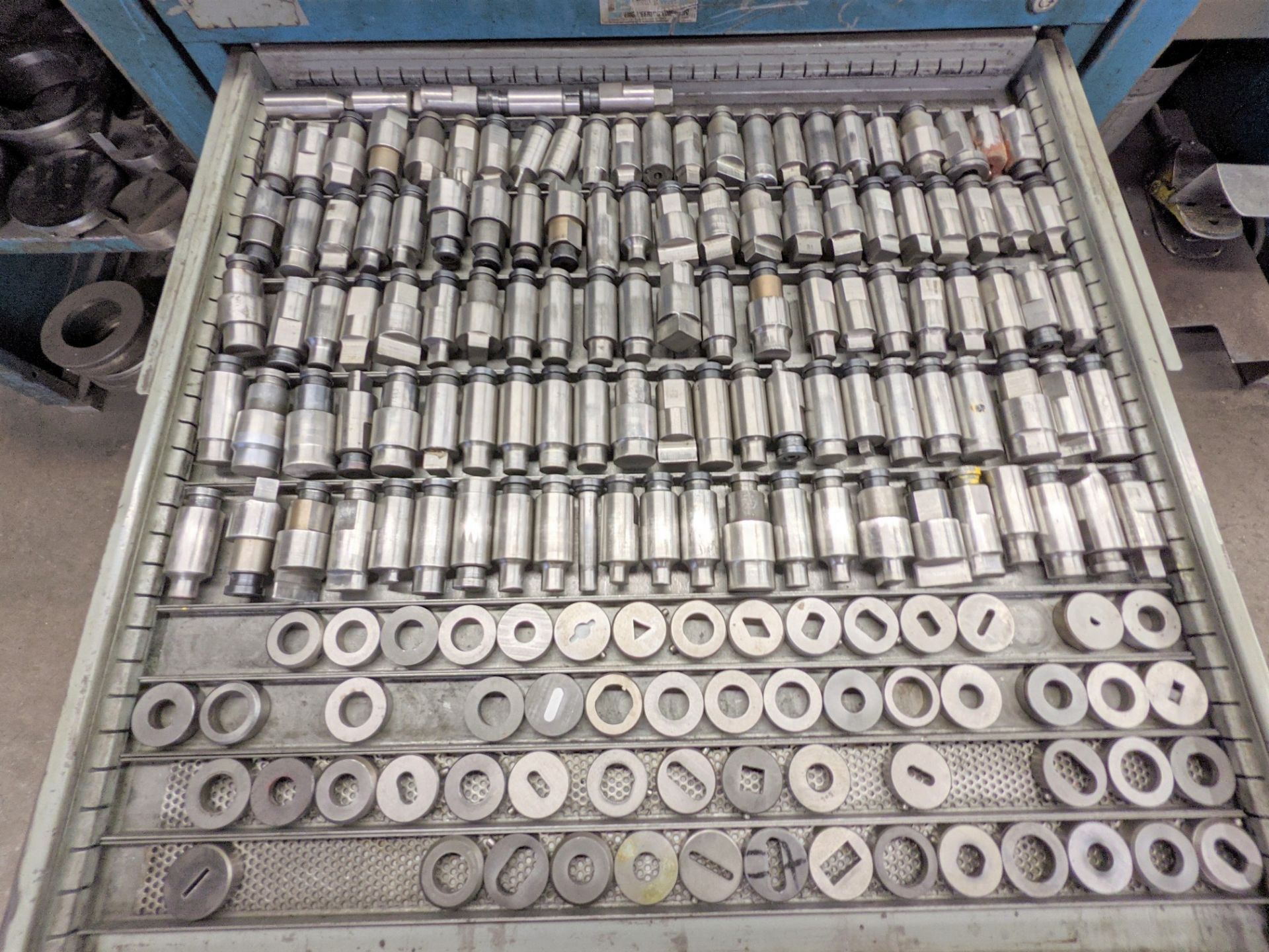 PIERCE-ALL 50-TON CAP. PERF-O-MATOR 3055 PUNCH, S/N 7812326 W/ LARGE ASSORTMENT OF PUNCH DIES - Image 17 of 40