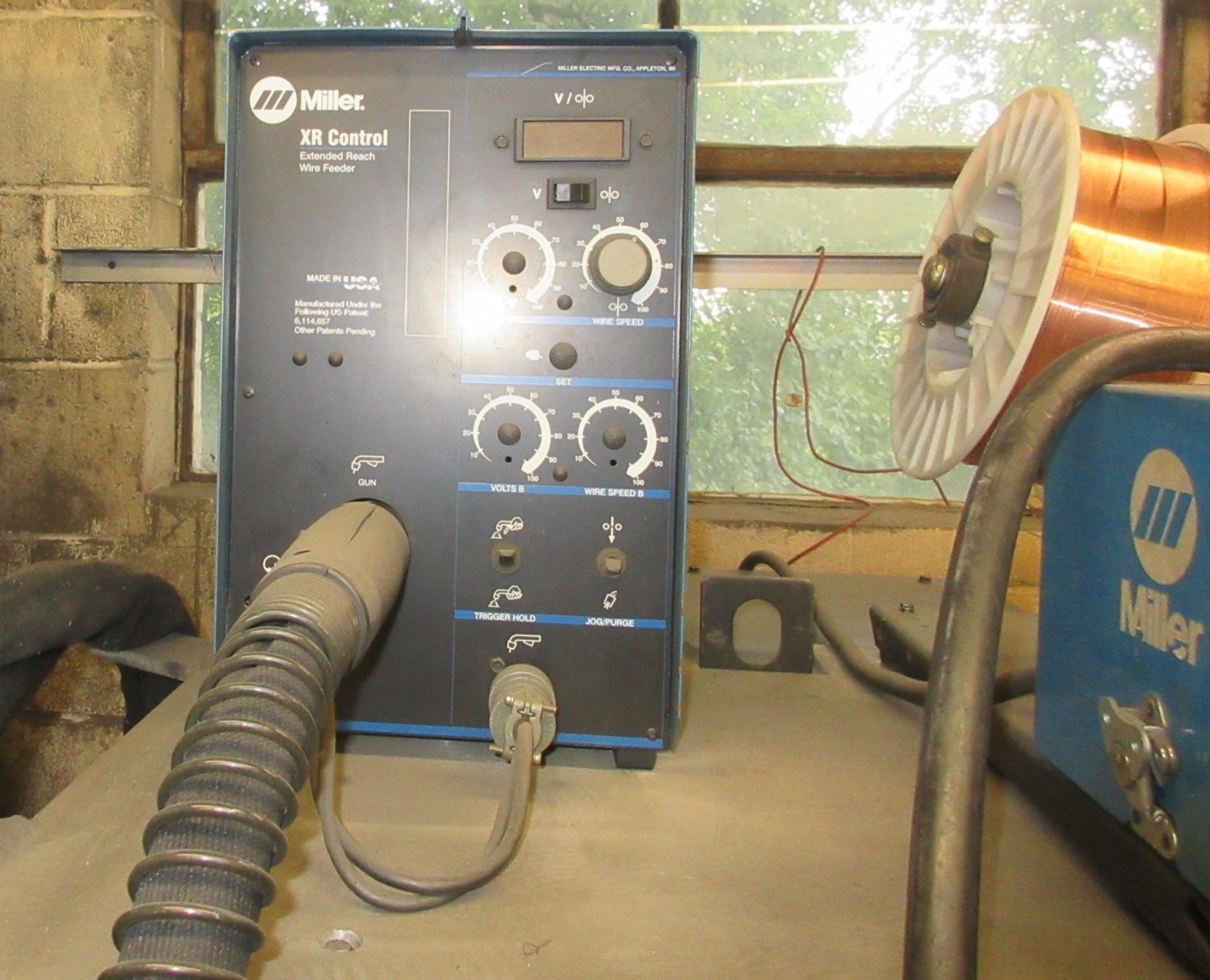 MILLER DELTAWELD 452 MIG WELDER W/ S-22A WIRE FEEDER, CABLES, STAND AND MILLER XR CONTROL W/ XR15A - Image 6 of 9