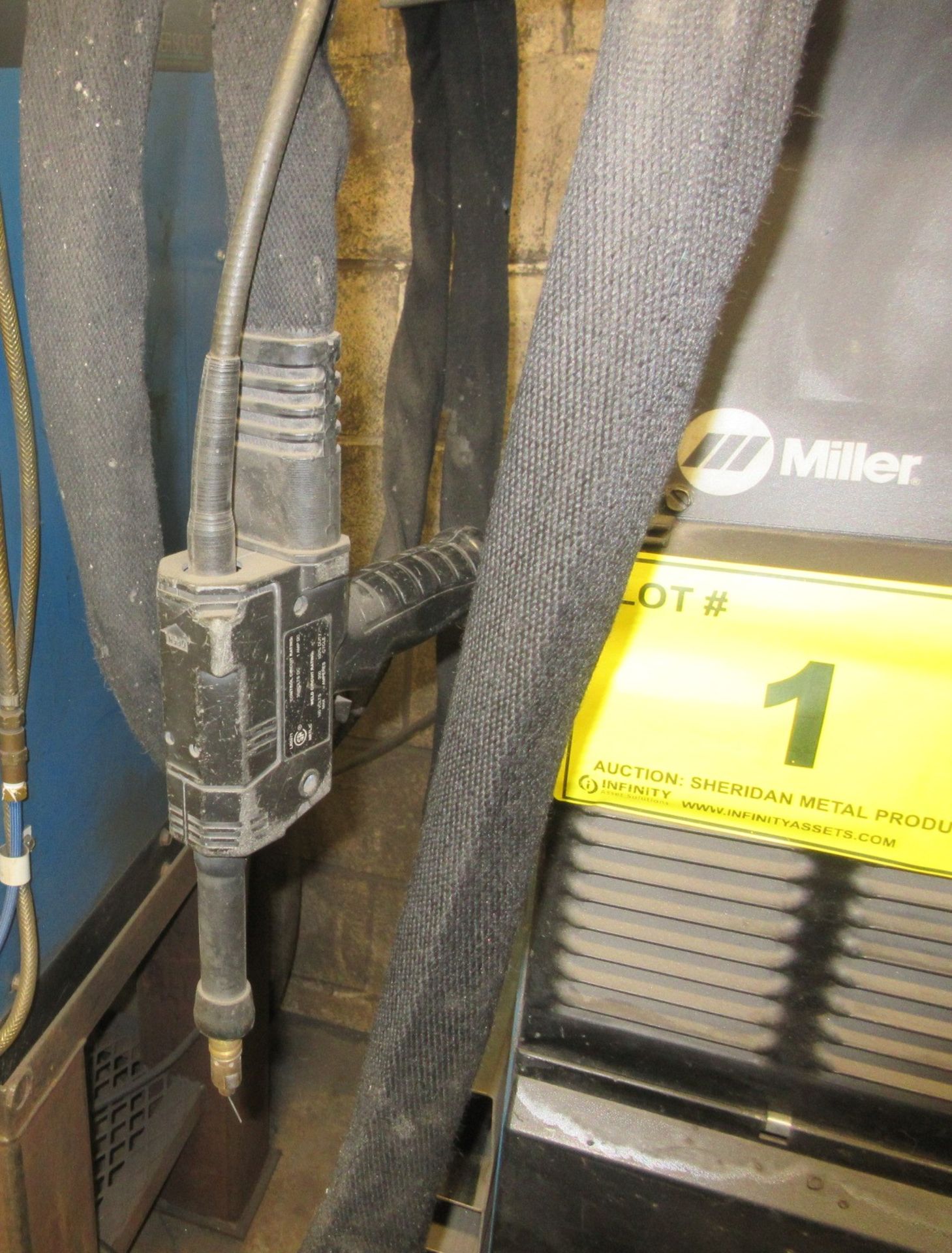 MILLER DELTAWELD 452 MIG WELDER W/ S-22A WIRE FEEDER, CABLES, STAND AND MILLER XR CONTROL W/ XR15A - Image 8 of 9