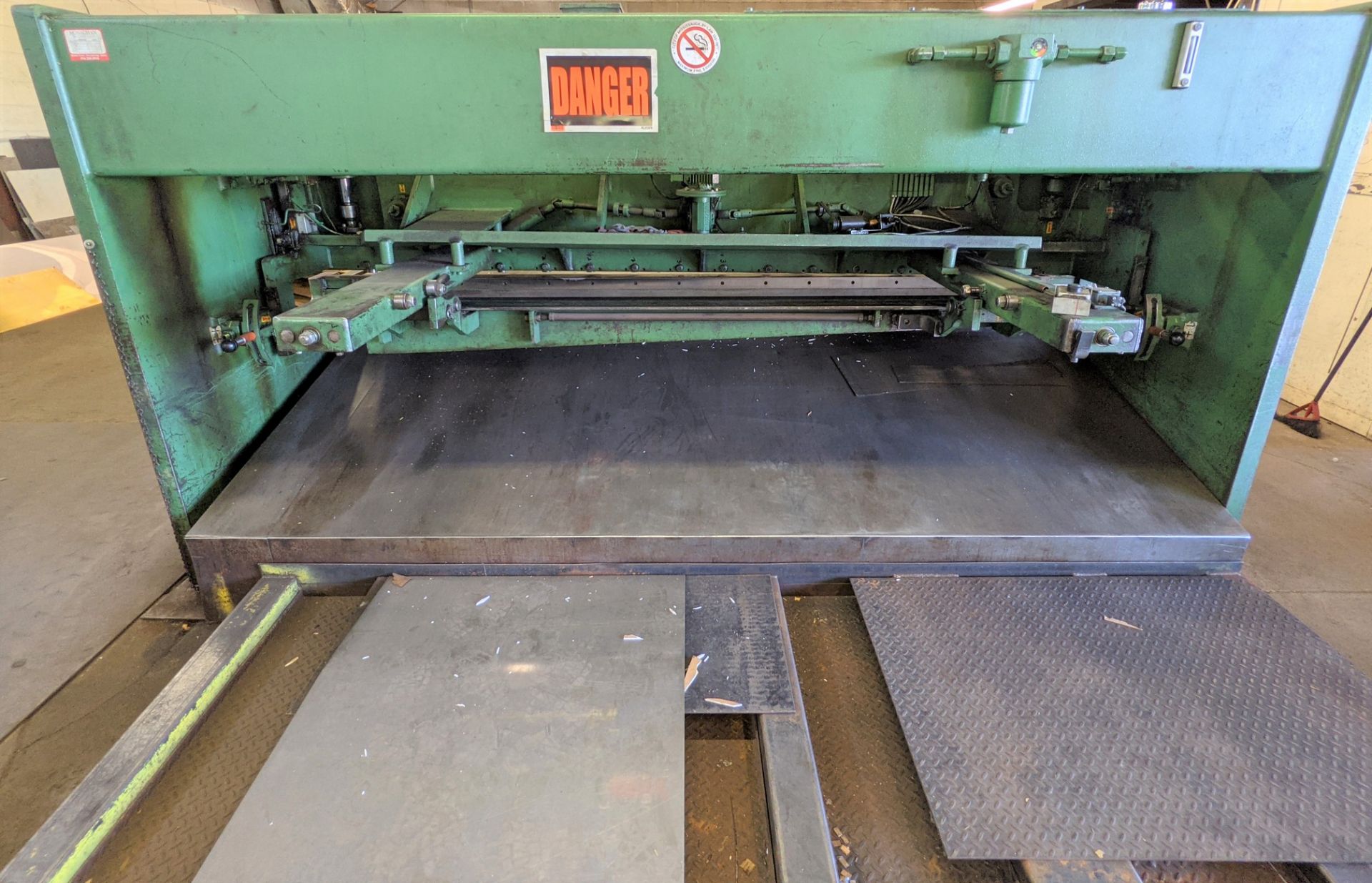 HACO HSC 306R SHEAR, 10’ X ¼” CAP., SQUARING ARM, SUPPORT ARMS, FRONT OPERATED POWER BACK GAUGE, S/N - Image 11 of 21