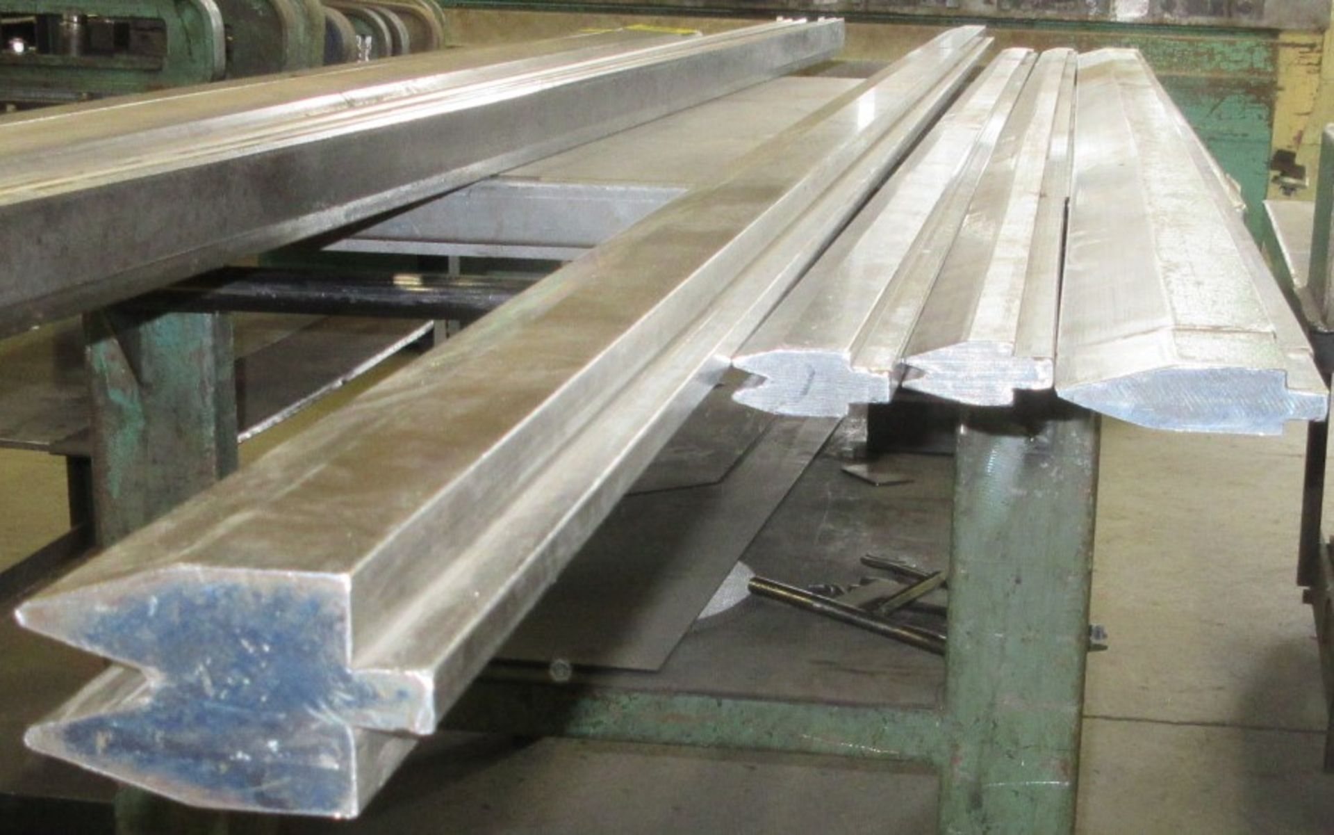 LOT OF (4) PRESS BRAKE DIES ((1) 12'L BOTTOM AND (3) 10'L TOP) - Image 3 of 3