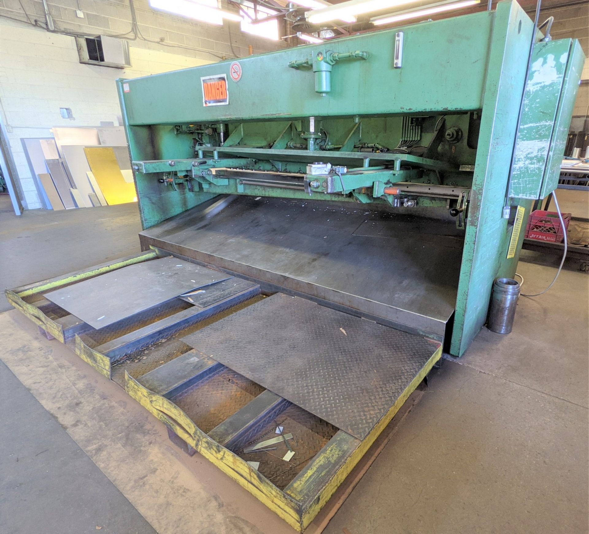 HACO HSC 306R SHEAR, 10’ X ¼” CAP., SQUARING ARM, SUPPORT ARMS, FRONT OPERATED POWER BACK GAUGE, S/N - Image 9 of 21