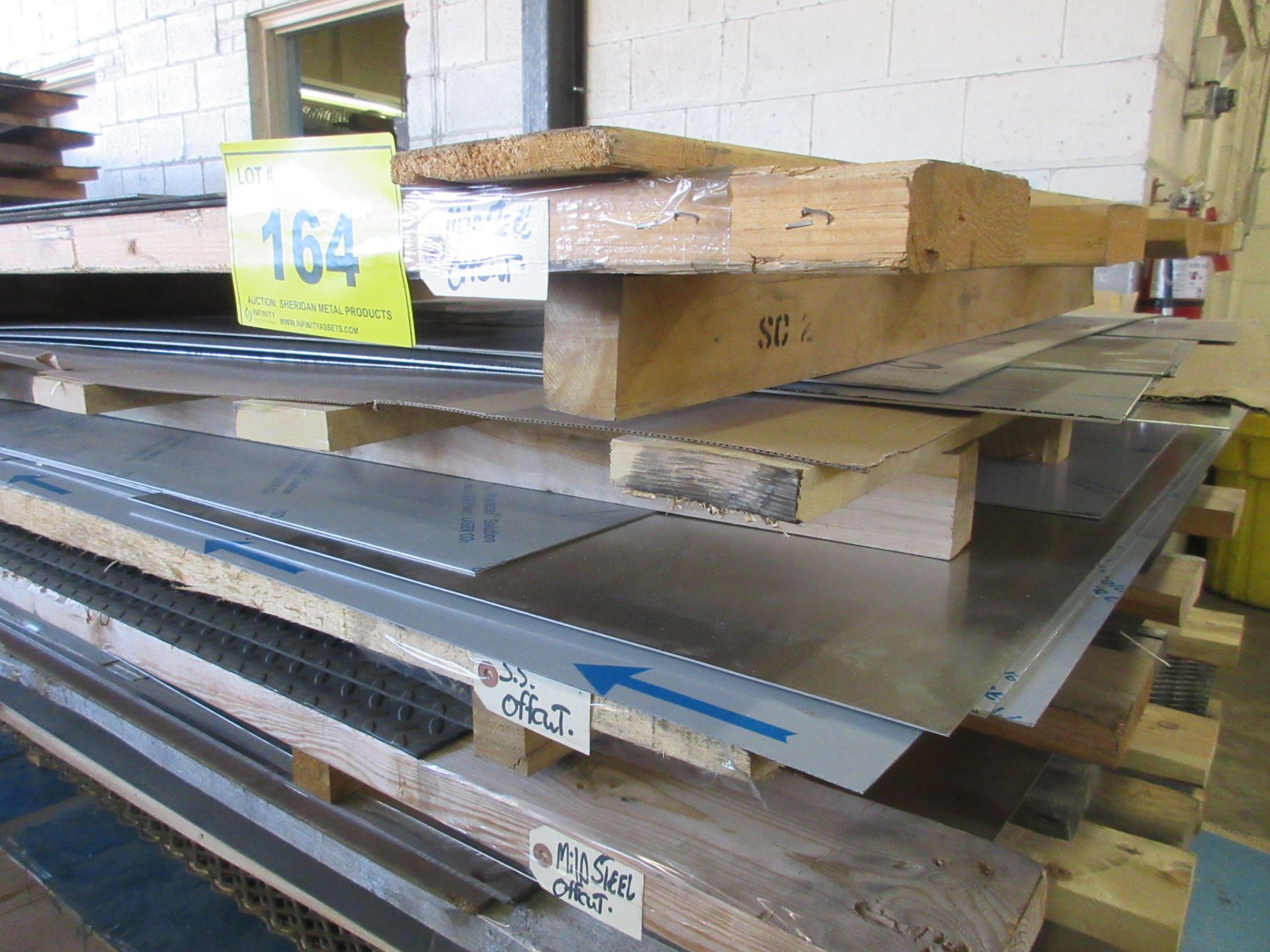 LOT OF (2) STACKED PALLETS OF ASST. 4' X 10' SHEET METAL, ALUMINUM, STAINLESS, STEEL (SPECS IN - Image 10 of 14